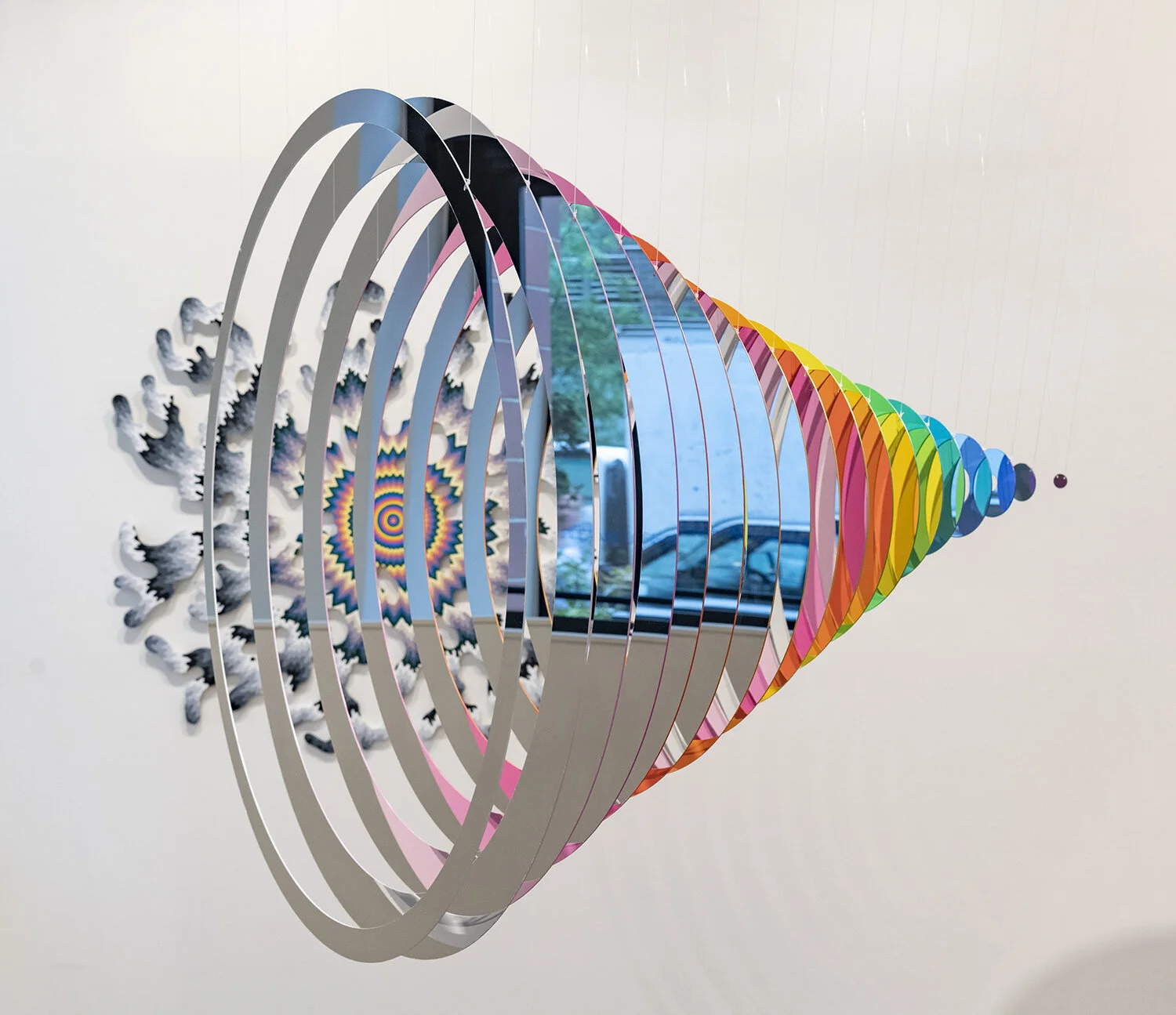  Gradial Continuum, 2019, mirrored stainless steel, monofilament &amp; acrylic paint, 36 x 36 x 48 in. 