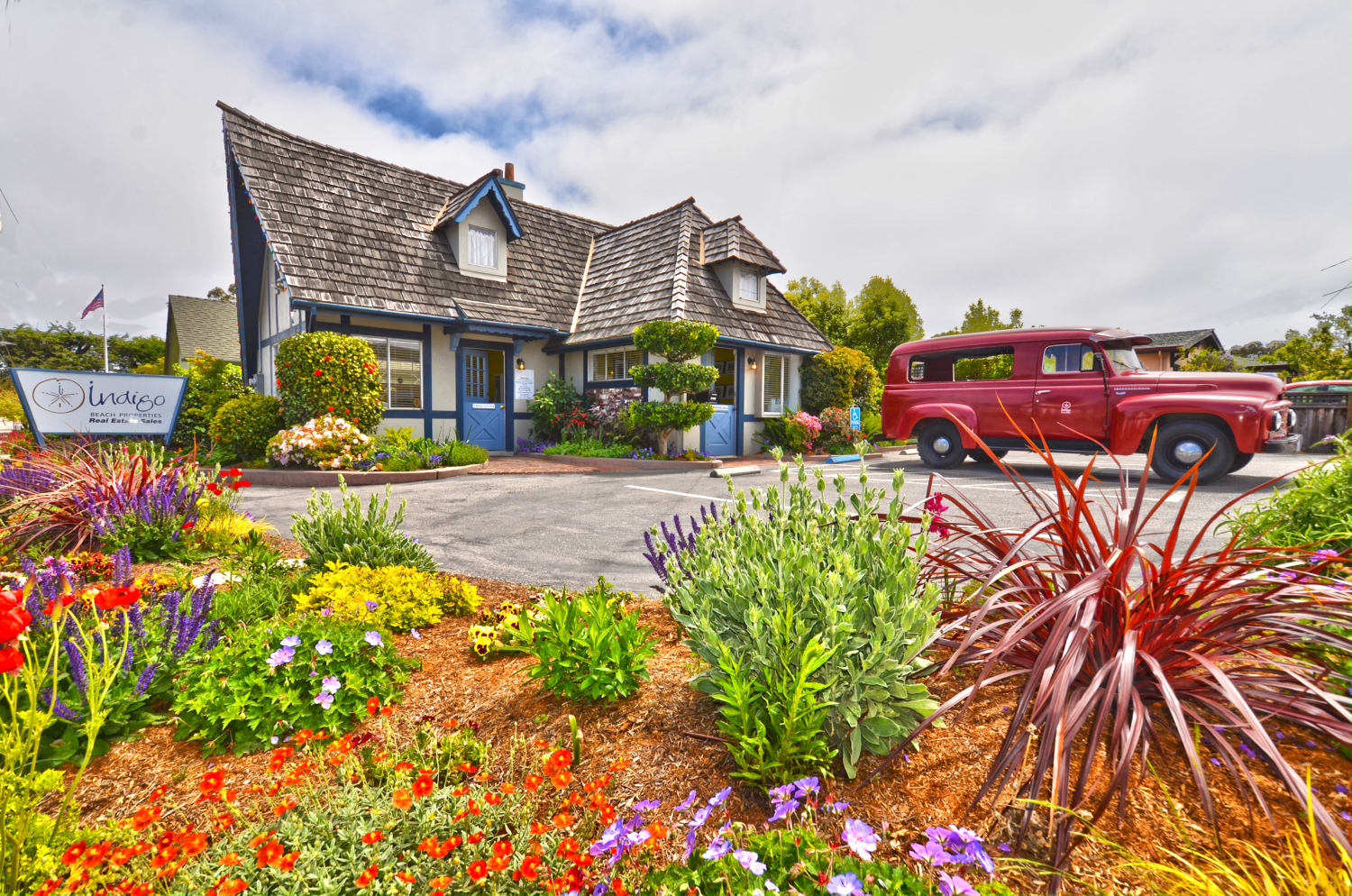 After a few years, the landscaping is looking great thanks to Lesley Grainger.