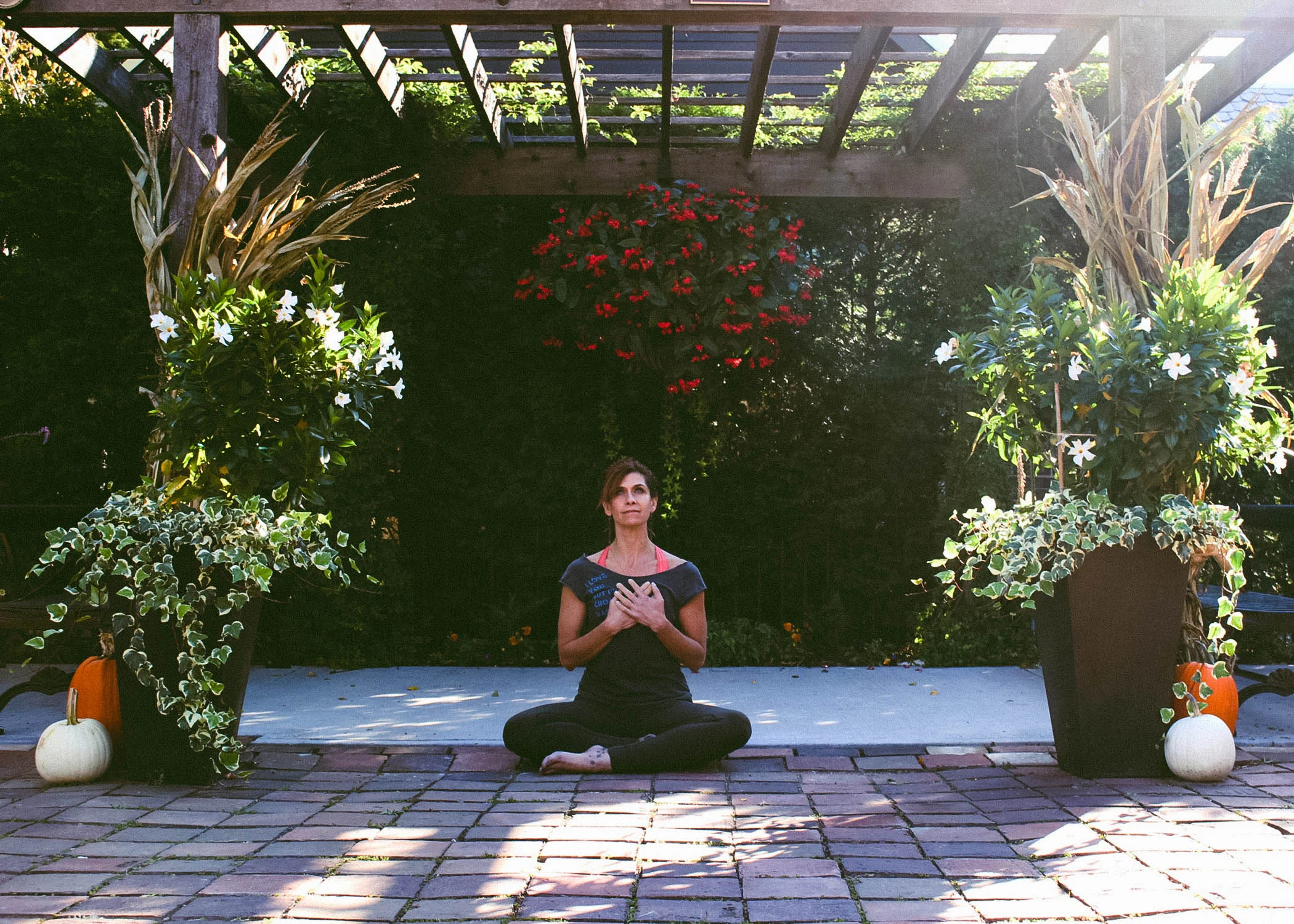 Lara Falberg, @iworkbarefoot