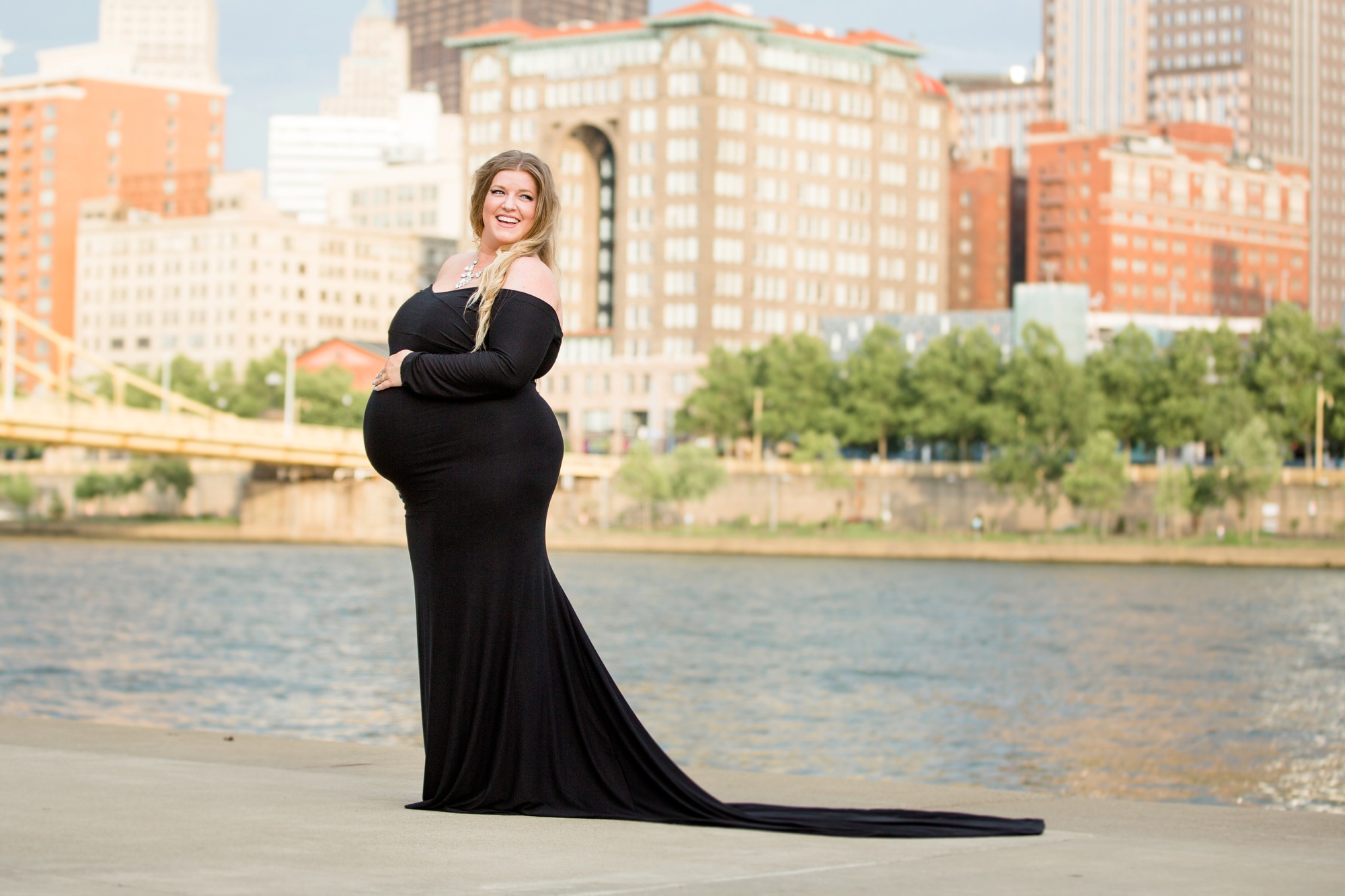 pittsburgh maternity photographer, pittsburgh family photographer, allegheny commons park, north side, north shore, cranberry township family photographer