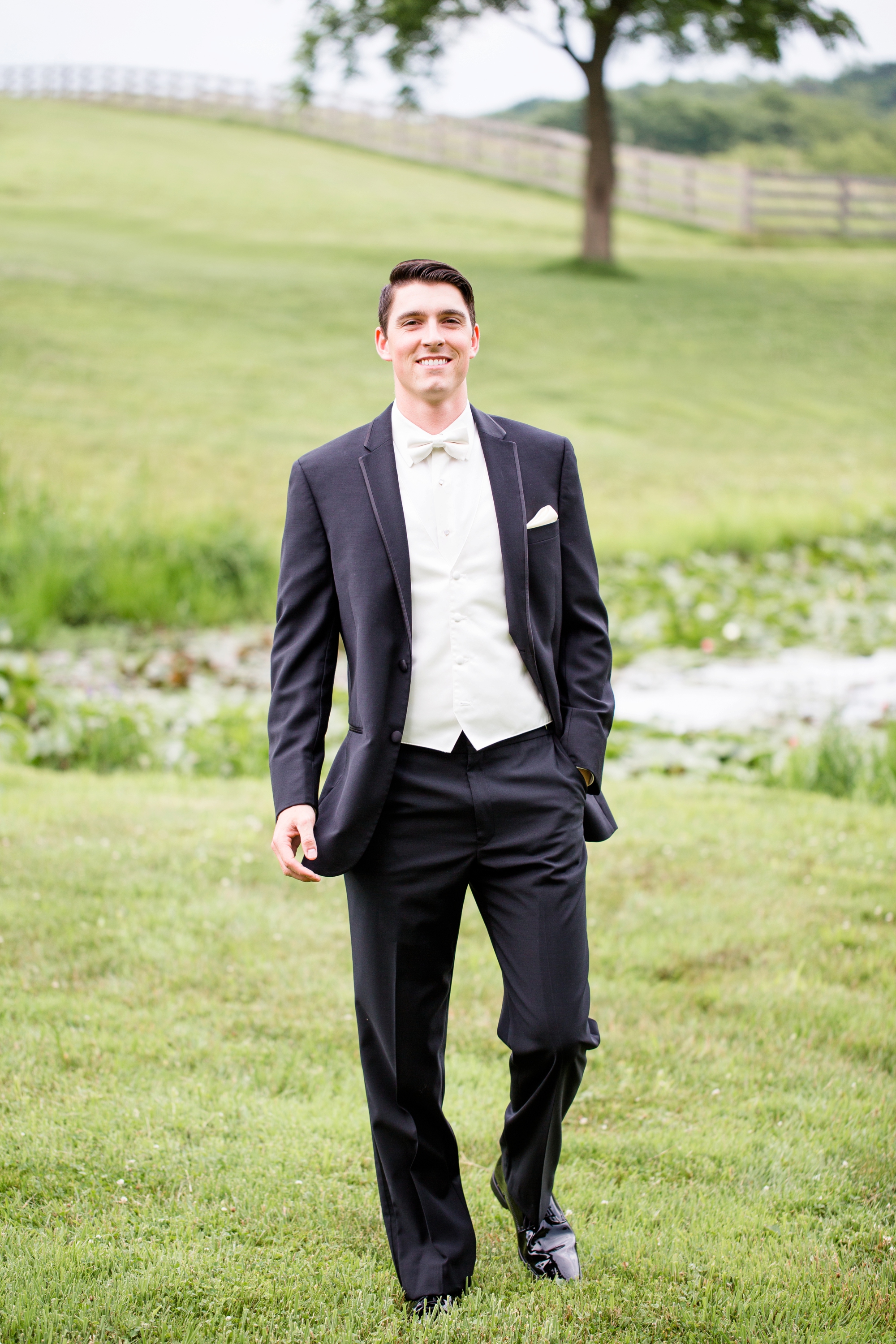 pittsburgh wedding photographer, lingrow farm wedding, lingrow farms wedding photographer, renaissance pittsburgh hotel wedding, cranberry township wedding photographer, leechburg wedding photographer