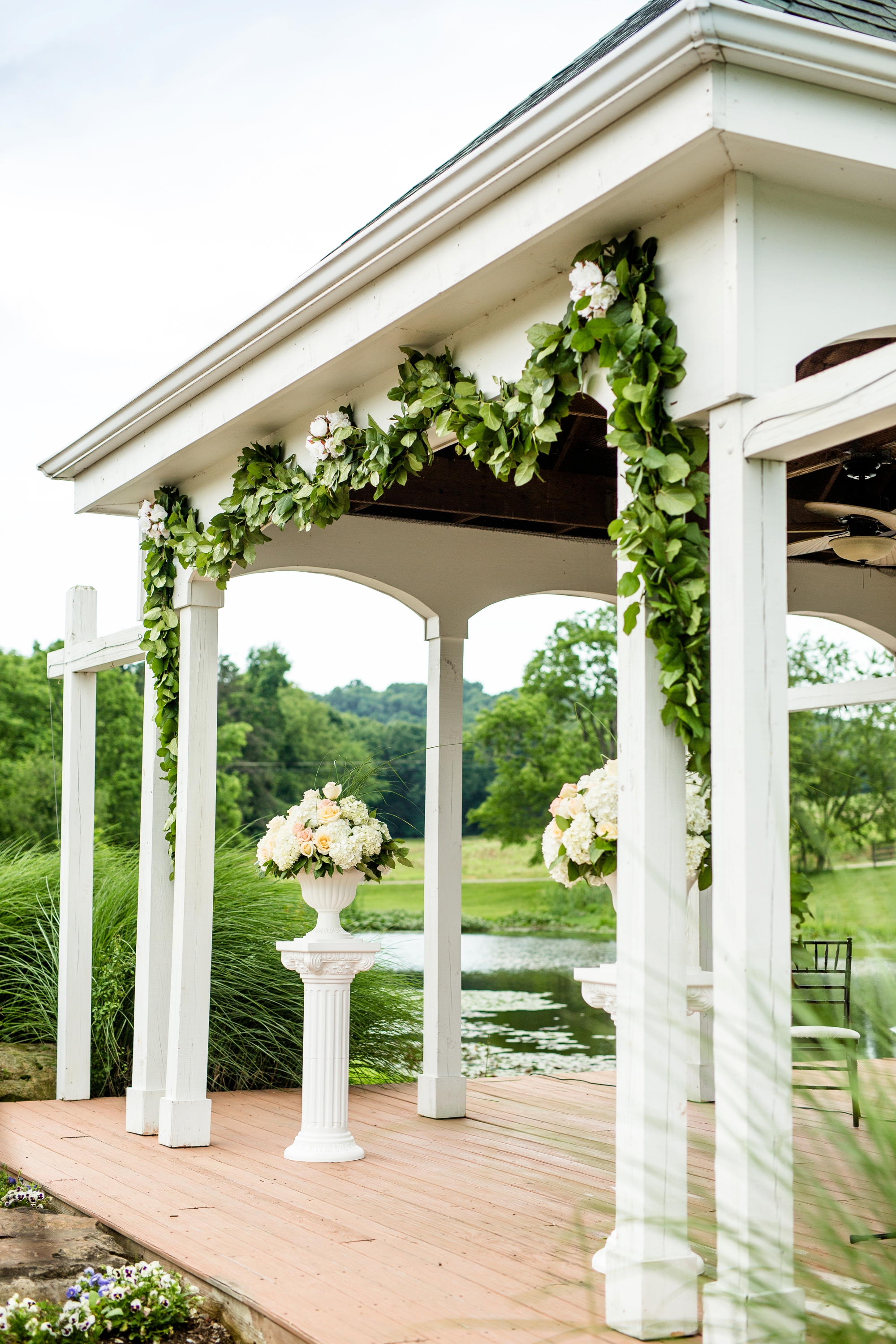 pittsburgh wedding photographer, lingrow farm wedding, lingrow farms wedding photographer, renaissance pittsburgh hotel wedding, cranberry township wedding photographer, leechburg wedding photographer