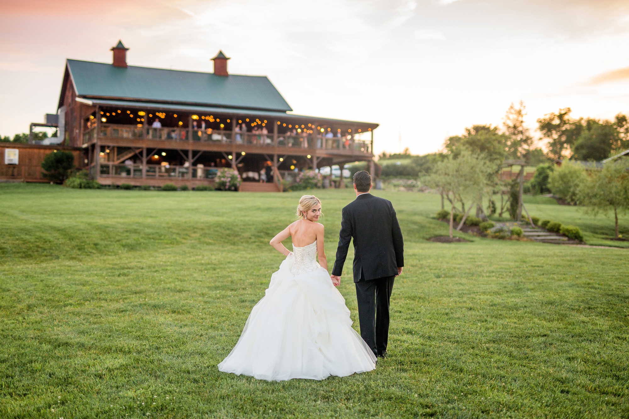 pittsburgh wedding photographer, lingrow farm wedding, lingrow farms wedding photographer, renaissance pittsburgh hotel wedding, cranberry township wedding photographer, leechburg wedding photographer