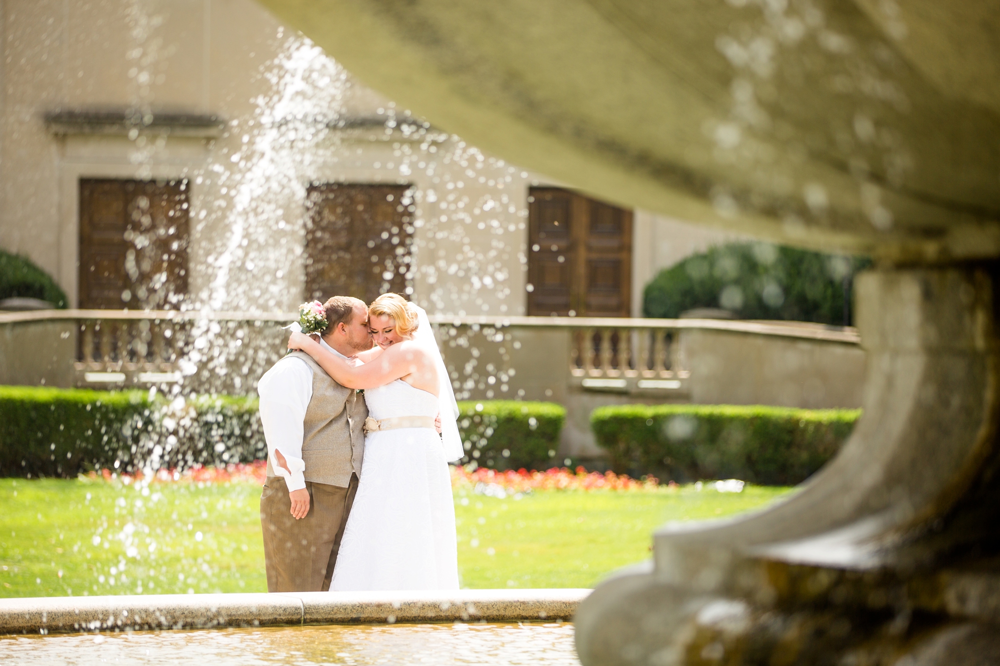 phipps conservatory wedding photos, roberto clemente bridge wedding pictures, yellow bridge pittsburgh wedding photos, pittsburgh elopement photographer, pittsburgh wedding photographer