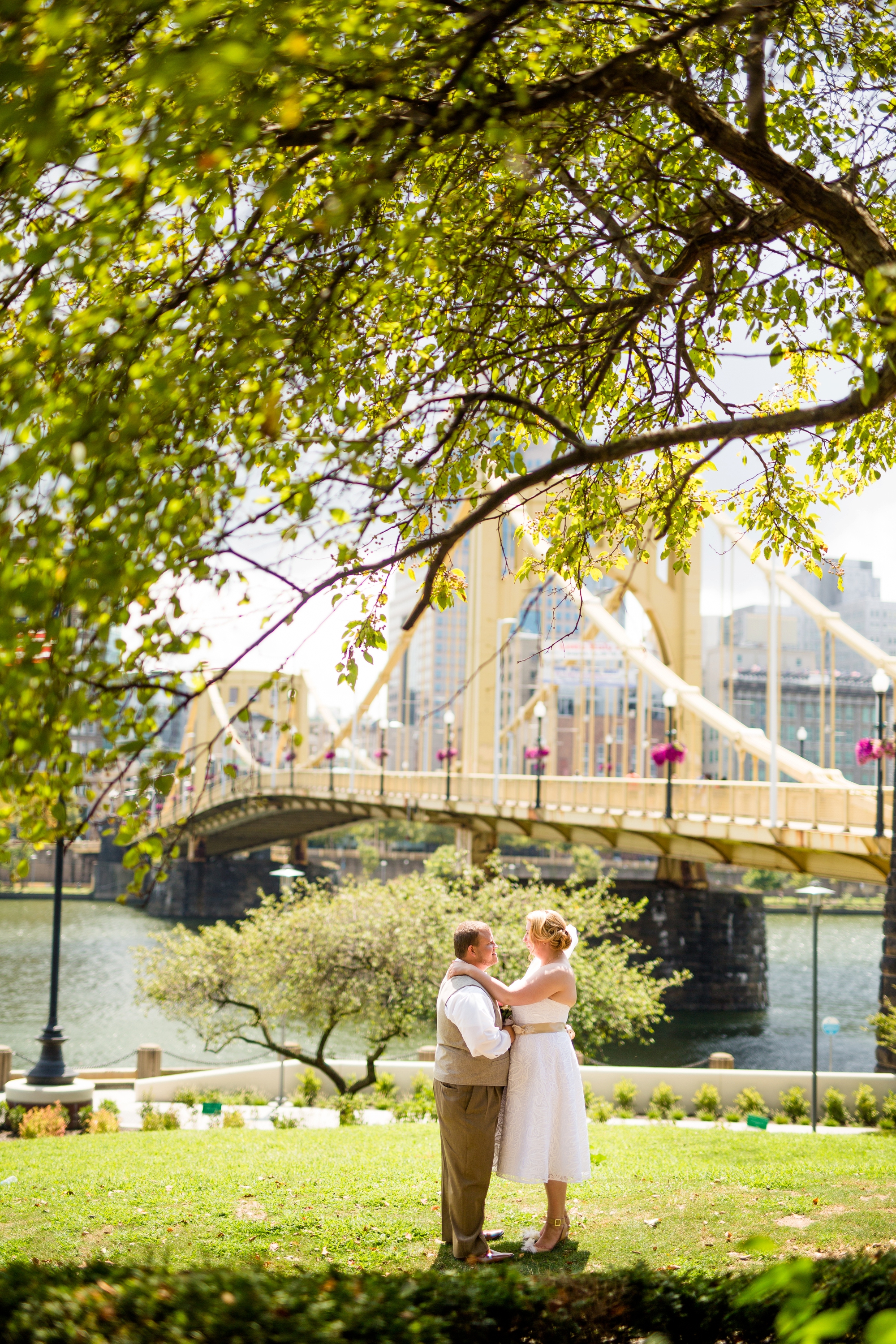 phipps conservatory wedding photos, roberto clemente bridge wedding pictures, yellow bridge pittsburgh wedding photos, pittsburgh elopement photographer, pittsburgh wedding photographer