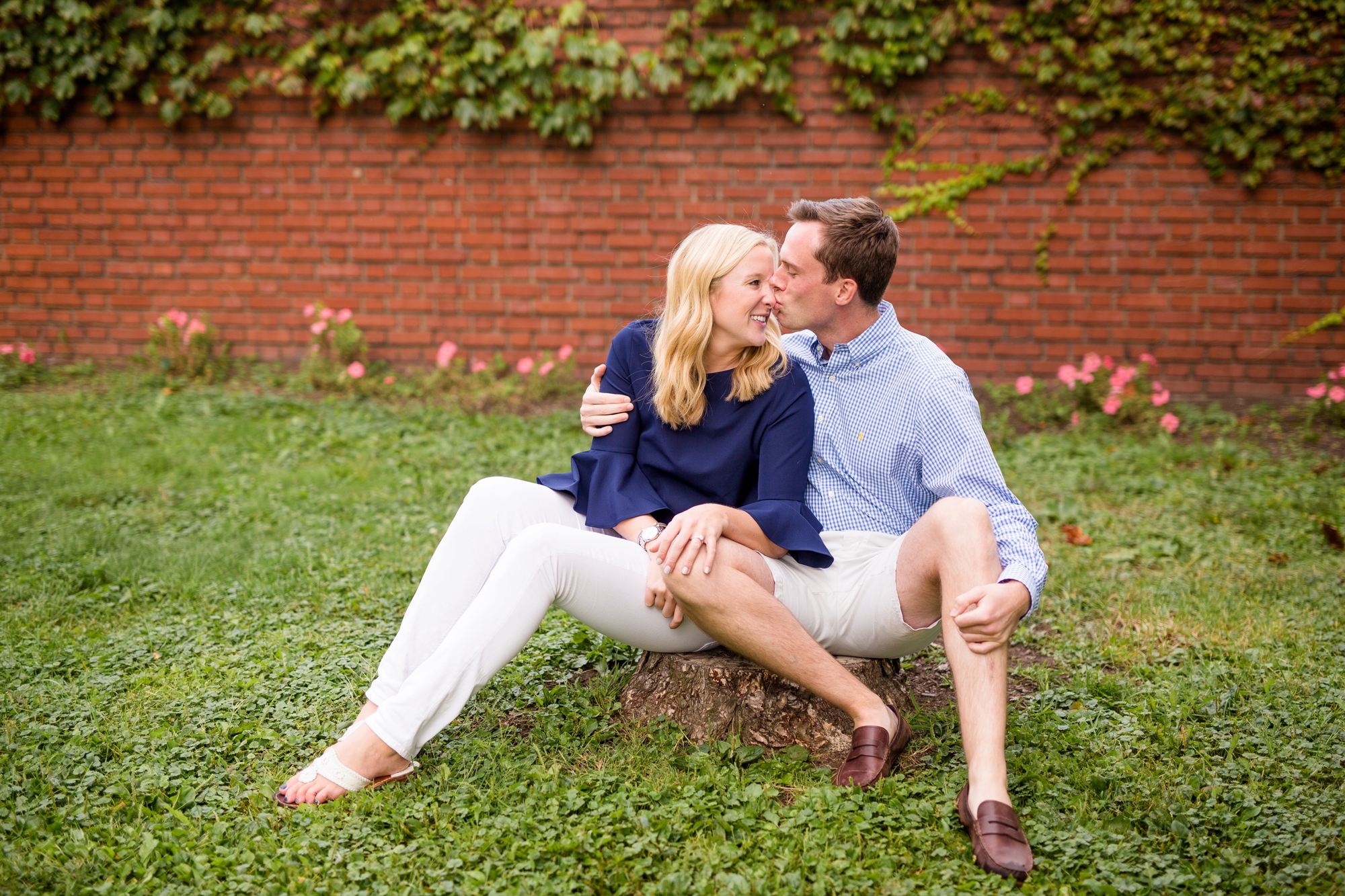 north shore engagement photos, north side engagement photos, allegheny commons park engagement photos, roberto clemente bridge engagement photos