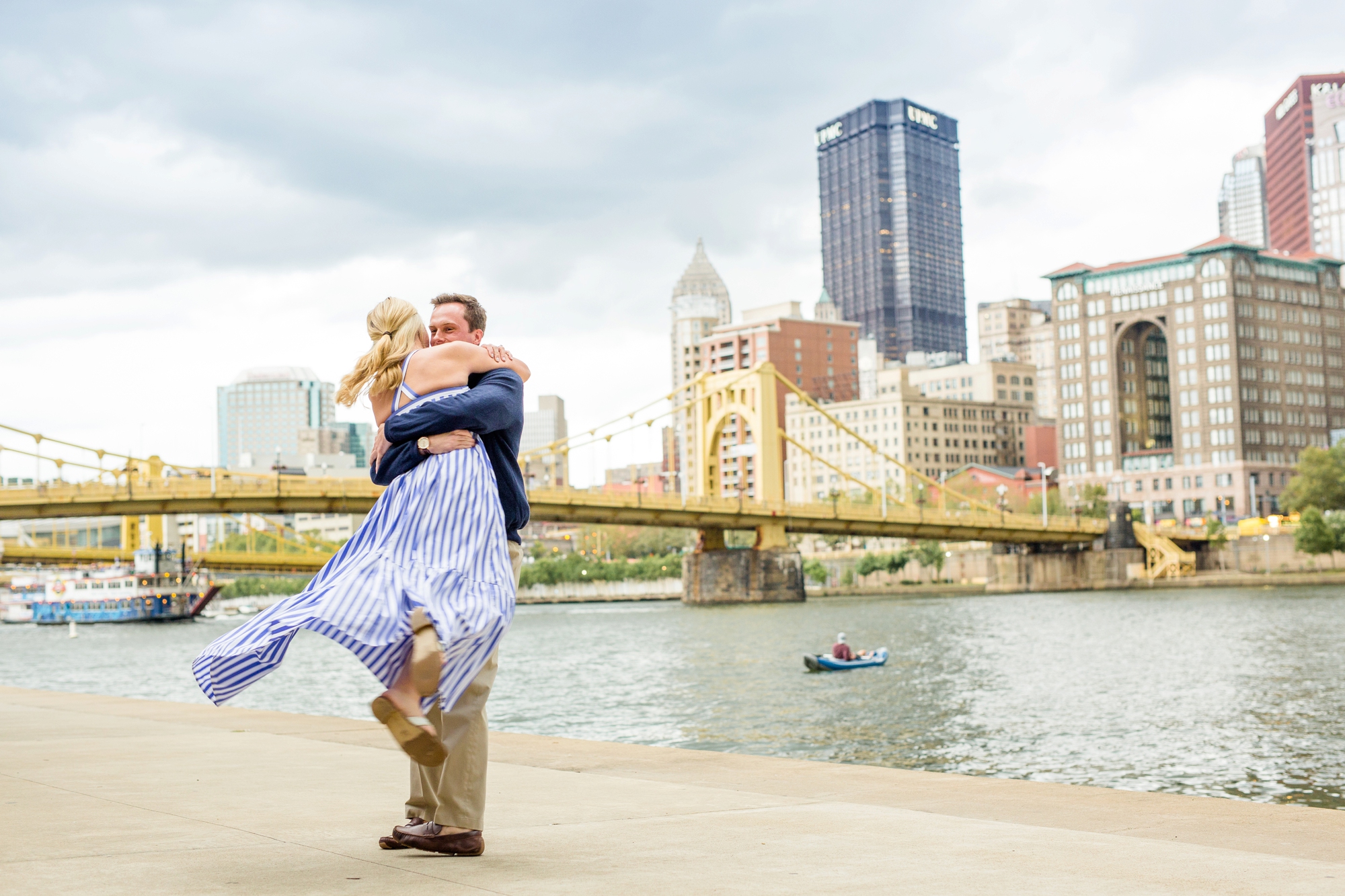 north shore engagement photos, north side engagement photos, allegheny commons park engagement photos, roberto clemente bridge engagement photos