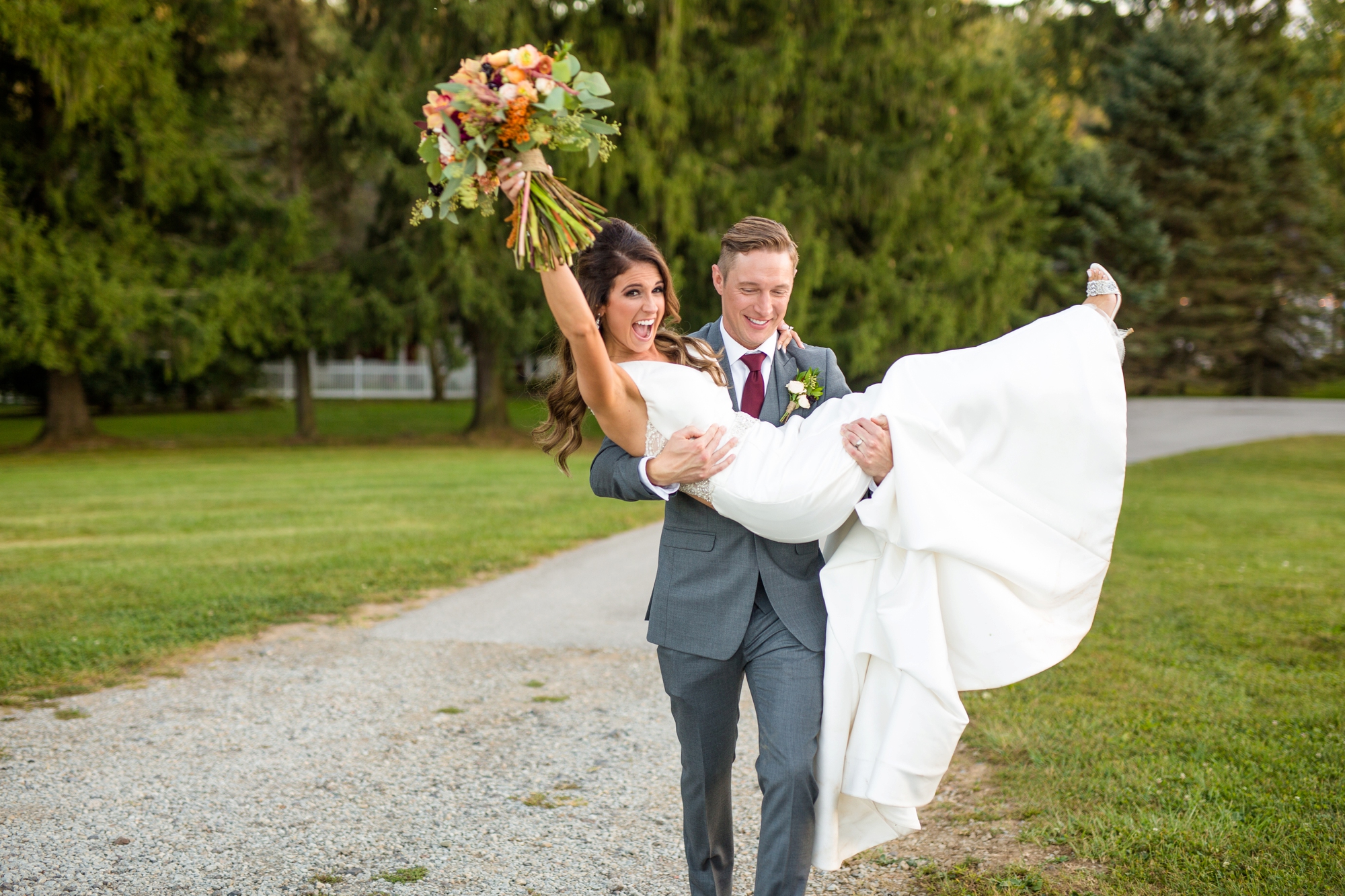 shady elms farm wedding, shady elms farm wedding pictures, pittsburgh wedding venues, farm wedding venues pittsburgh, pittsburgh wedding photographer, shady elms wedding photographer