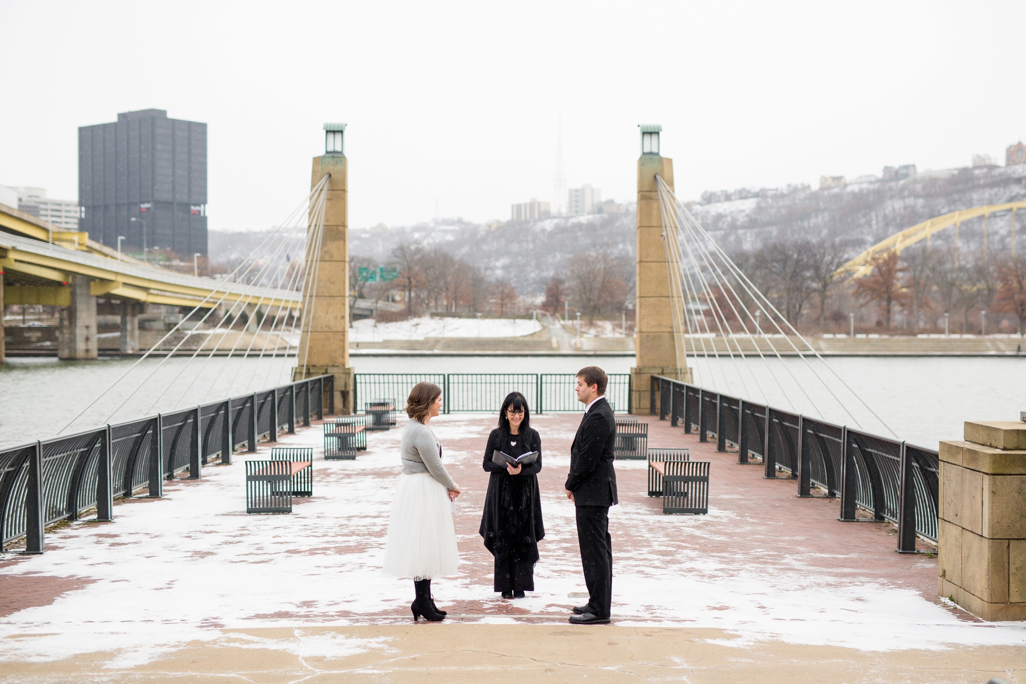 downtown pittsburgh wedding photos, pittsburgh elopement, pittsburgh elopement locations, pittsburgh elopement photographer, north shore wedding photos