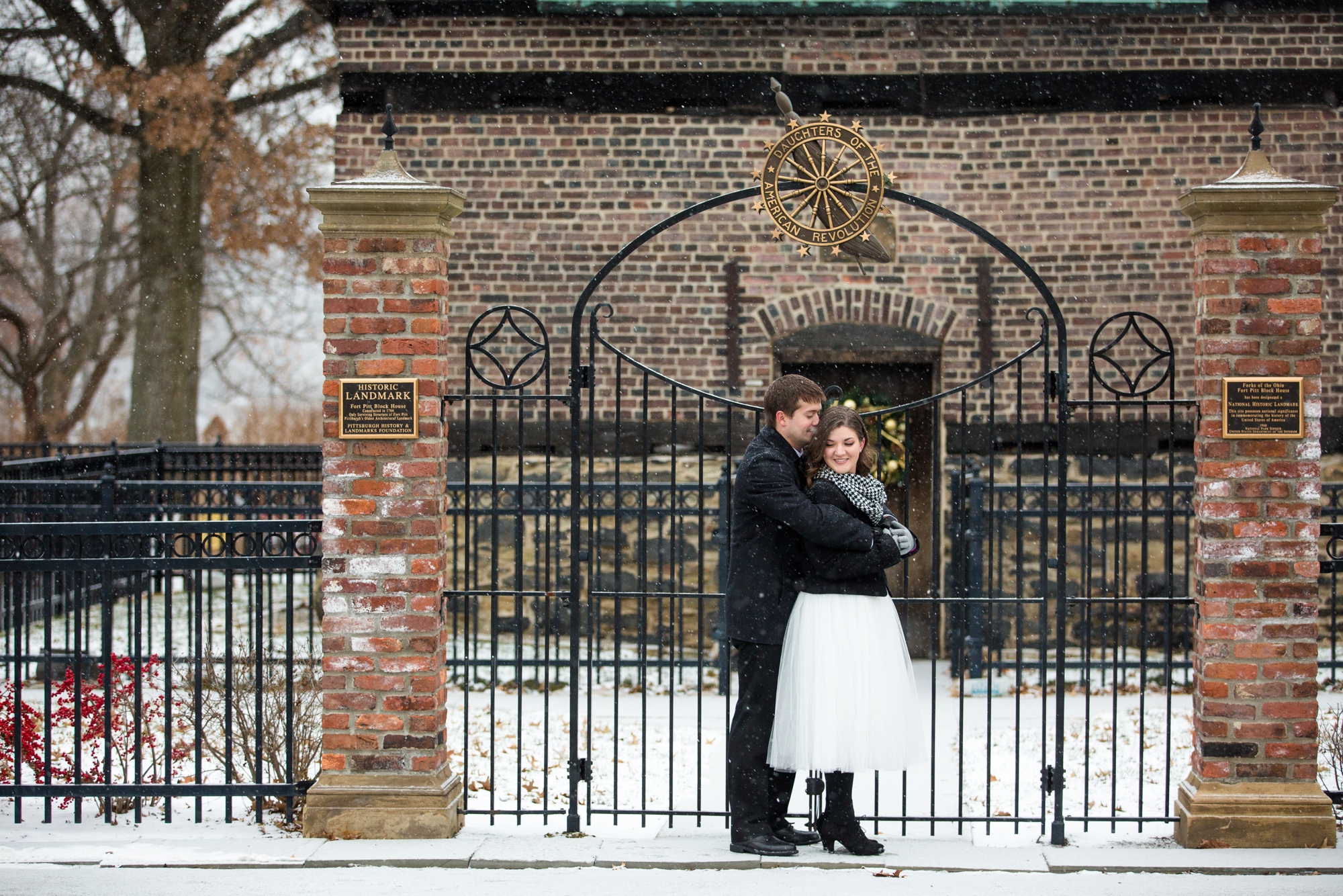 downtown pittsburgh wedding photos, pittsburgh elopement, pittsburgh elopement locations, pittsburgh elopement photographer, north shore wedding photos