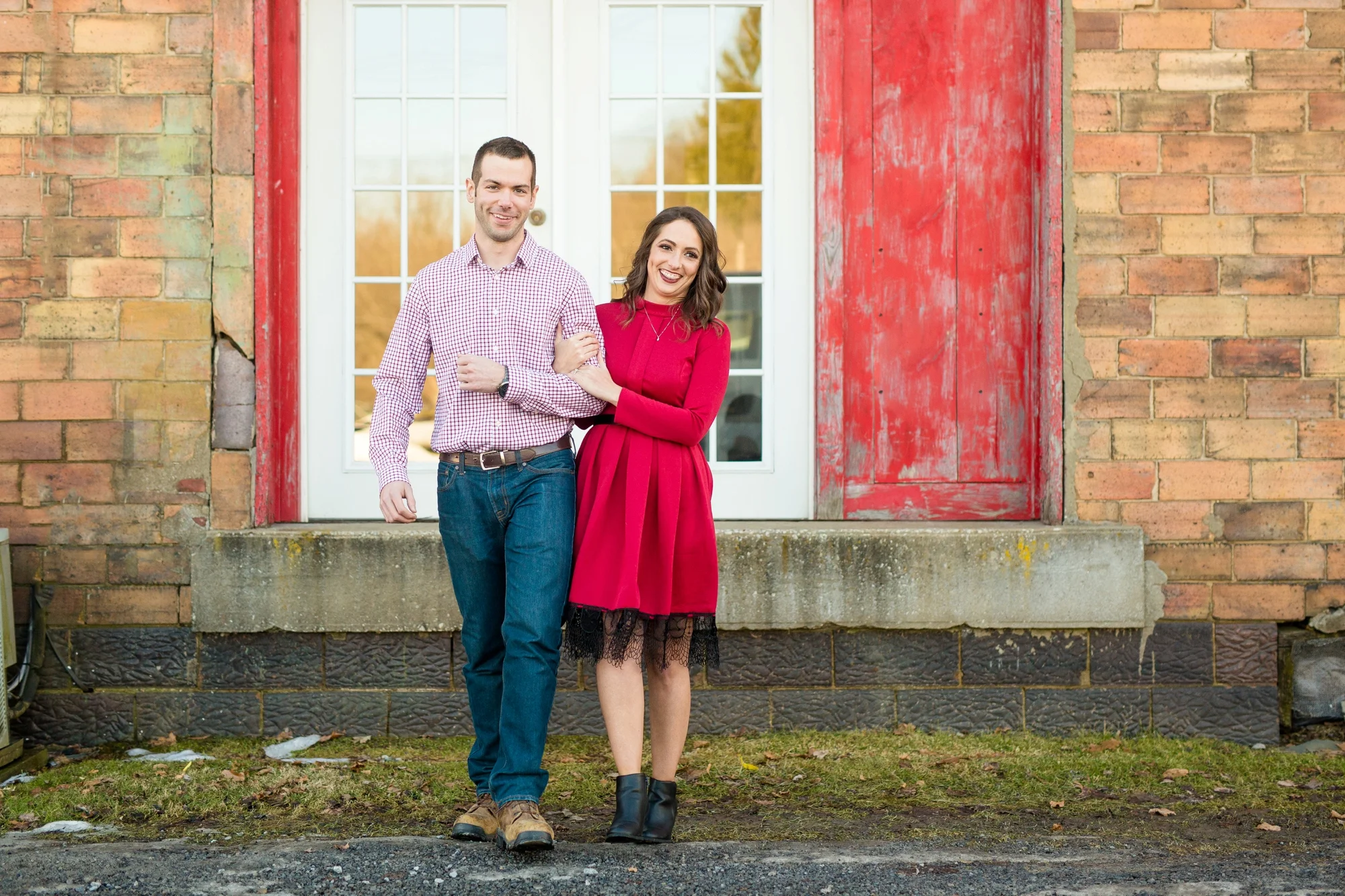historic harmony engagement photos, harmony senior photos, harmony family photos, wunderbar coffee shop, wunderbar cafe, cranberry township wedding photographer