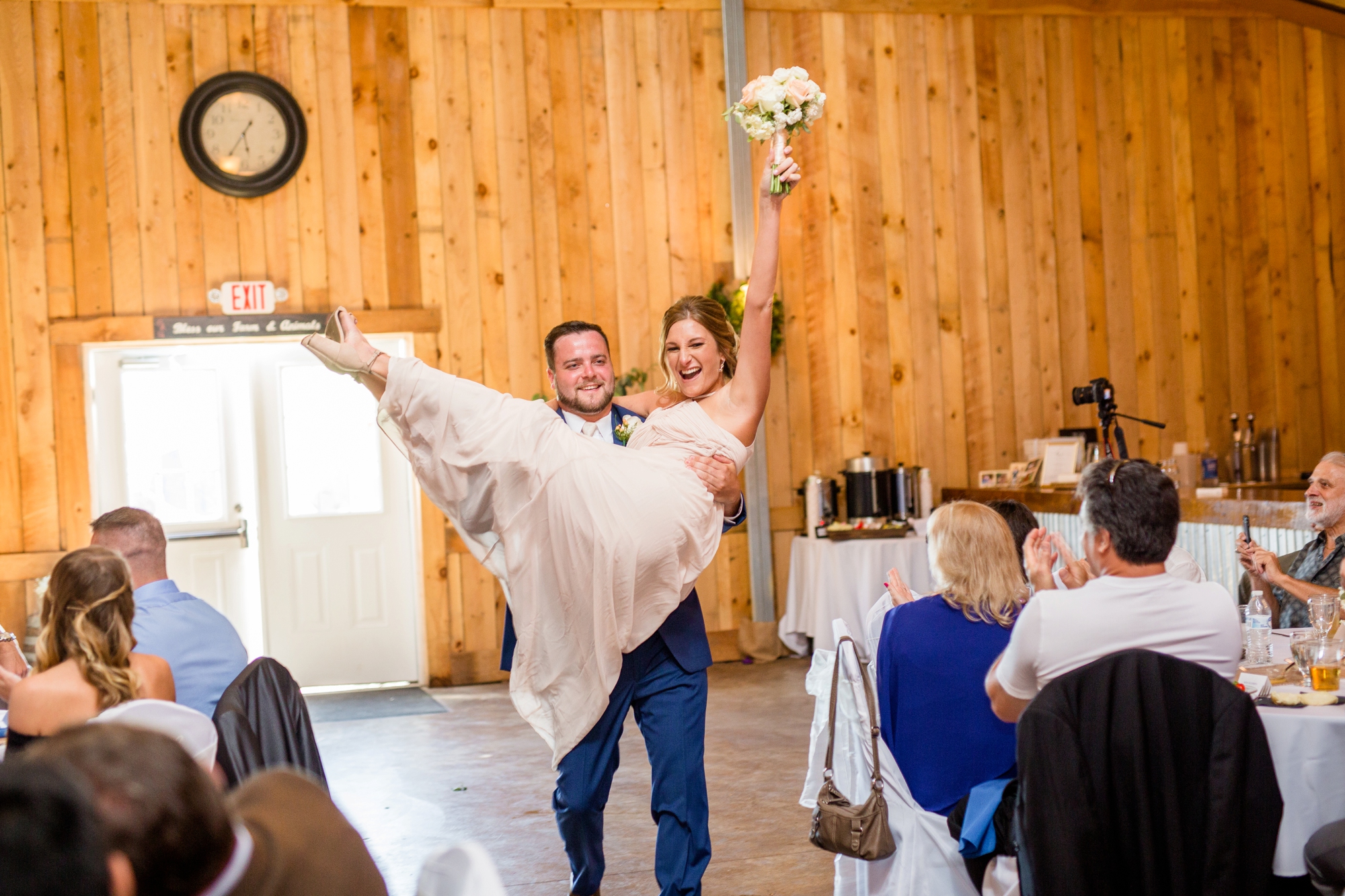 renshaw family farms wedding photos, renshaw family farms freeport pa, pittsburgh wedding photographer, pittsburgh wedding venues, bride and groom posing ideas, wedding photo ideas
