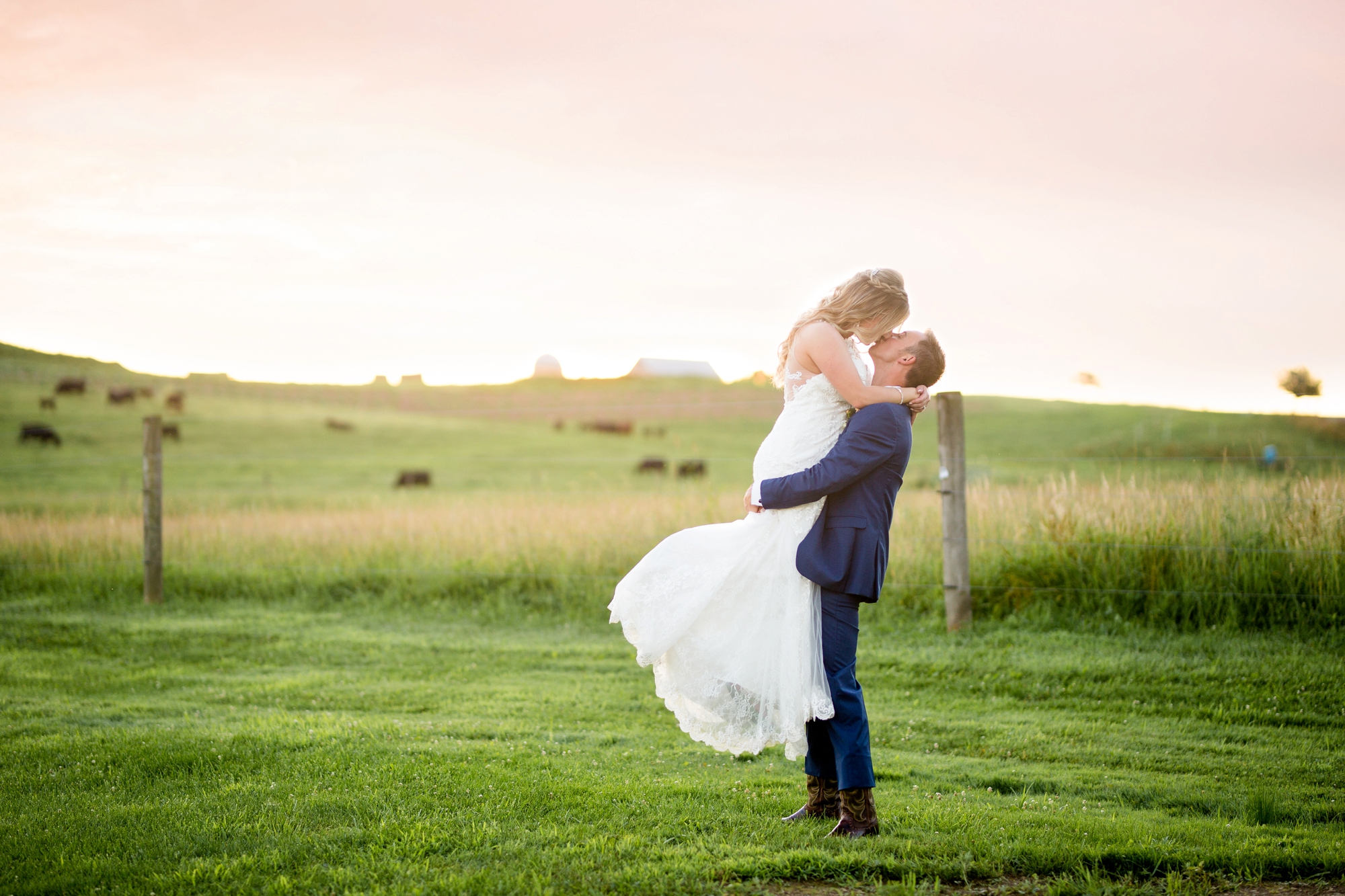 renshaw family farms wedding photos, renshaw family farms freeport pa, pittsburgh wedding photographer, pittsburgh wedding venues, bride and groom posing ideas, wedding photo ideas