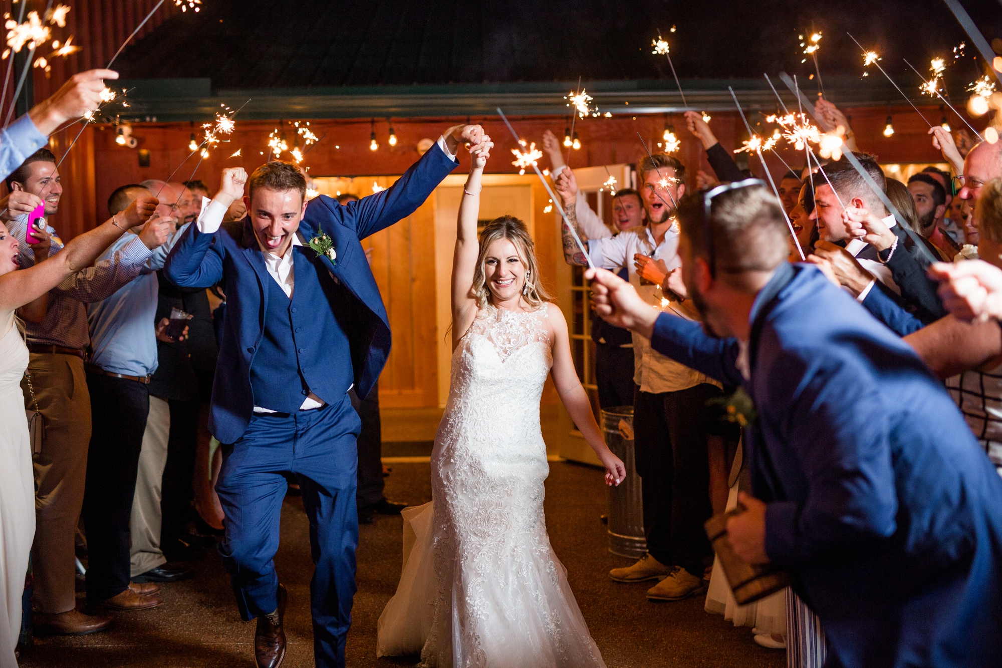 renshaw family farms wedding photos, renshaw family farms freeport pa, pittsburgh wedding photographer, pittsburgh wedding venues, bride and groom posing ideas, wedding photo ideas