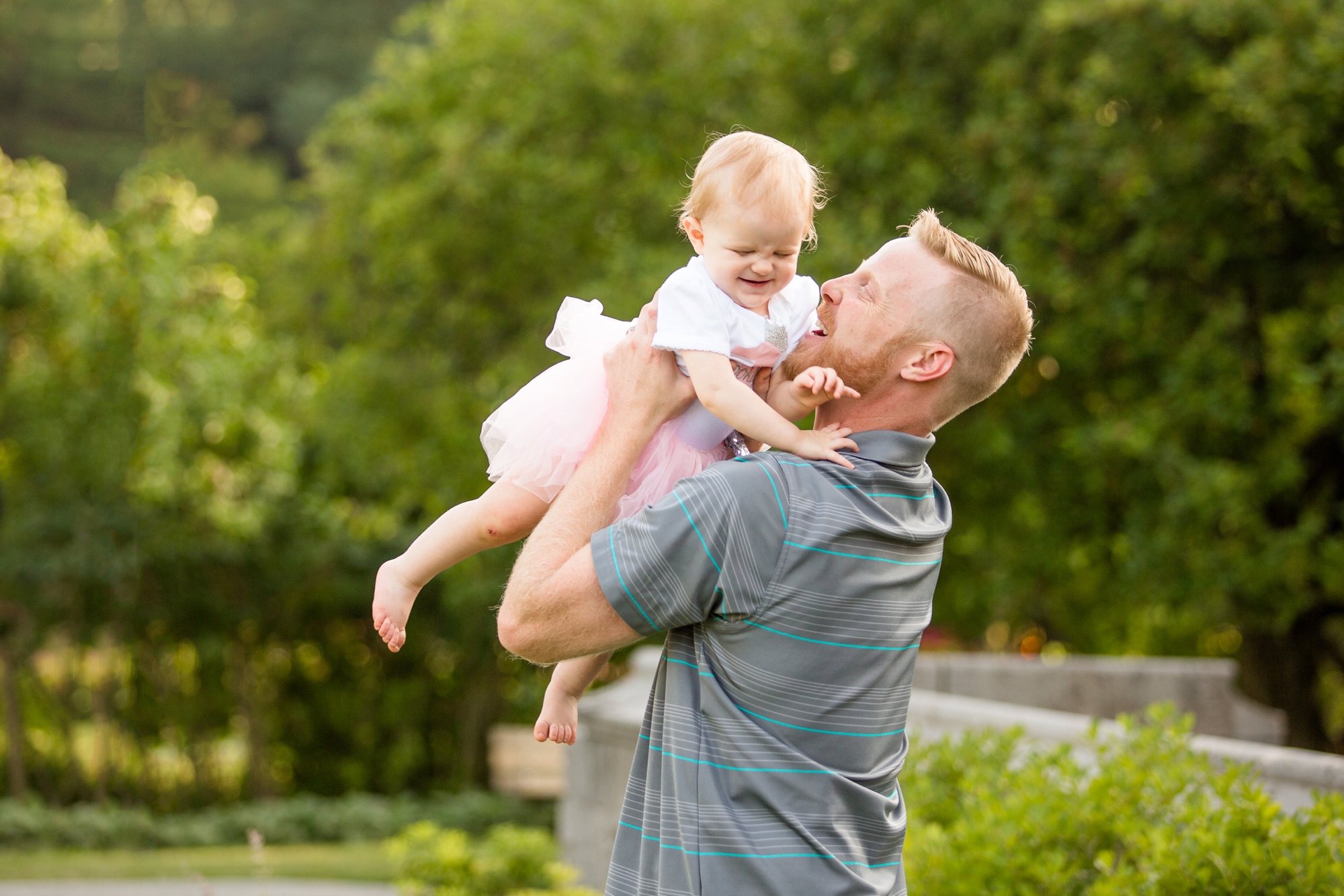 family photographer pittsburgh, hartwood acres photos, best location for photoshoot in pittsburgh, best places to take family pictures in pittsburgh, family photography ideas