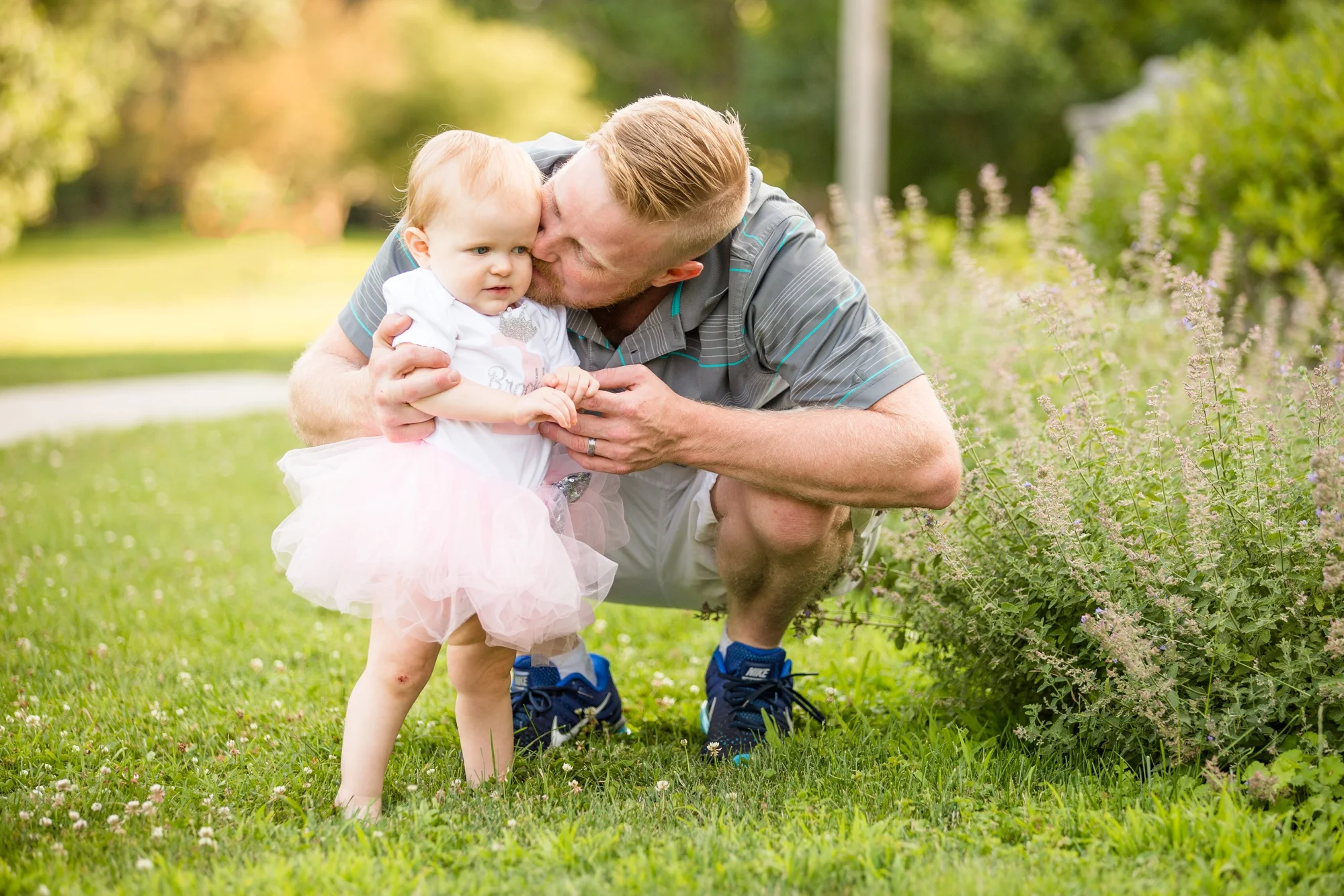 family photographer pittsburgh, hartwood acres photos, best location for photoshoot in pittsburgh, best places to take family pictures in pittsburgh, family photography ideas