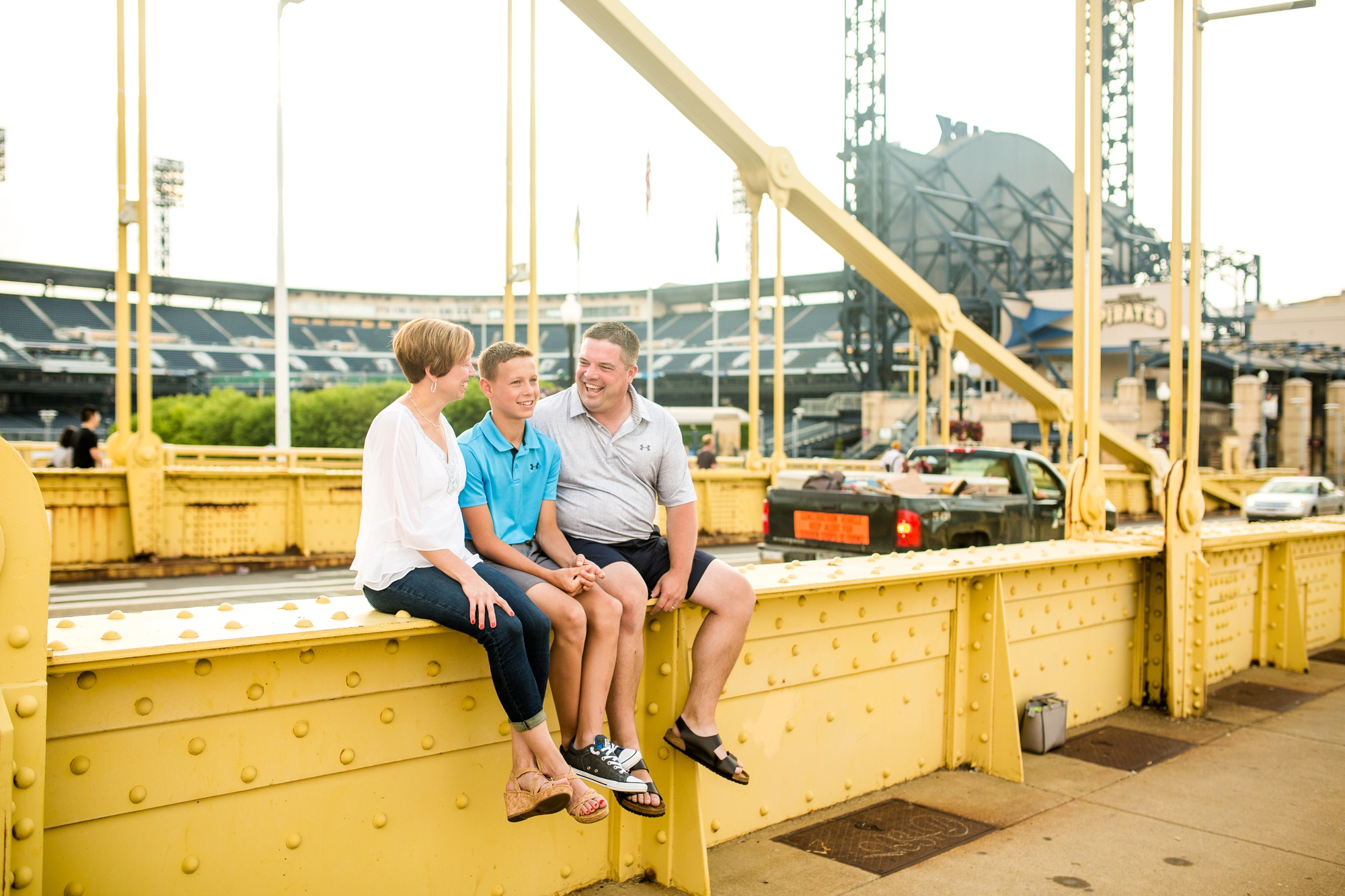 north shore family photos, pittsburgh family photographer, locations in pittsburgh for photo shoot, cranberry township family photographer, roberto clemente bridge photos 