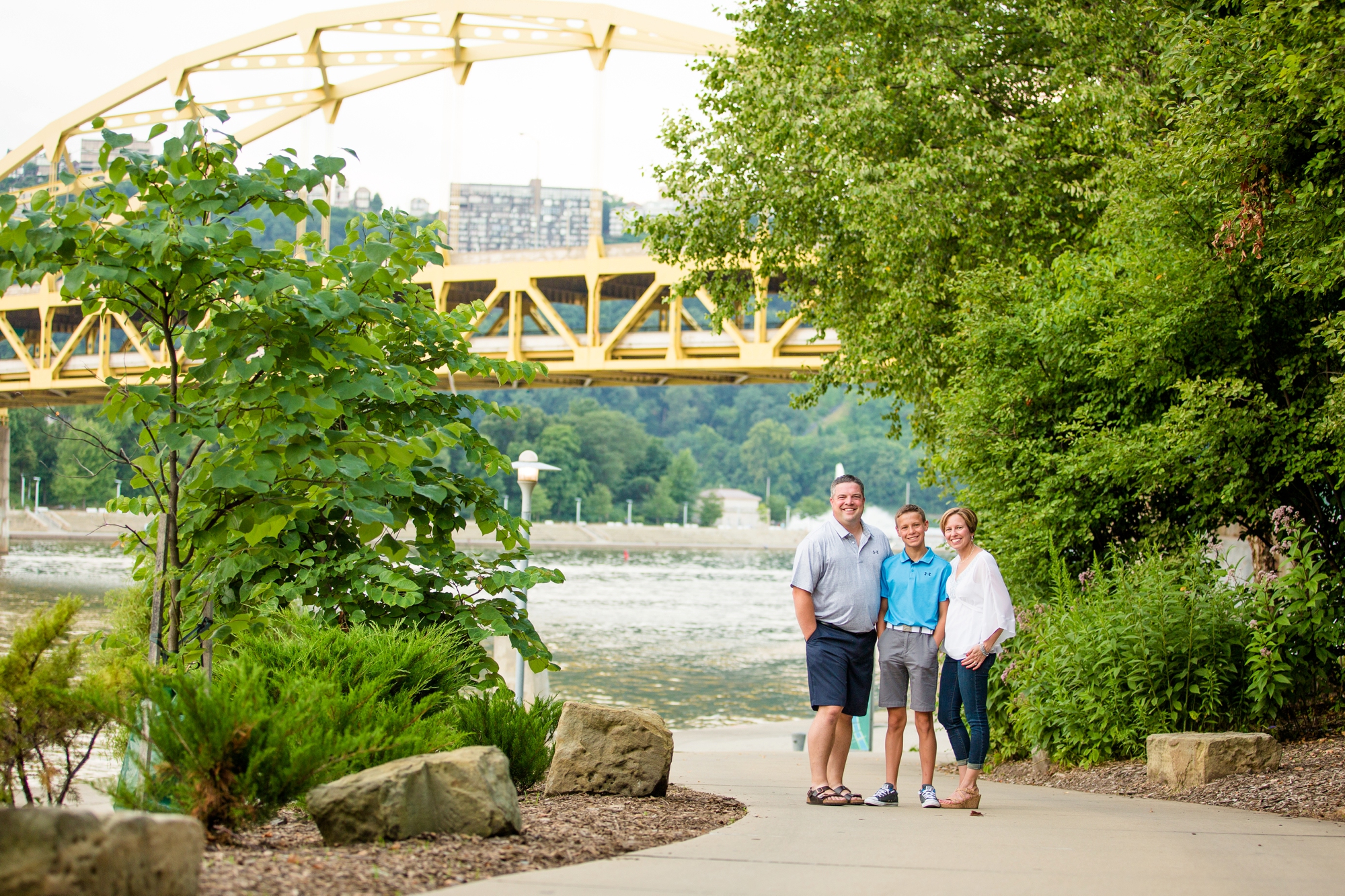 north shore family photos, pittsburgh family photographer, locations in pittsburgh for photo shoot, cranberry township family photographer, roberto clemente bridge photos 