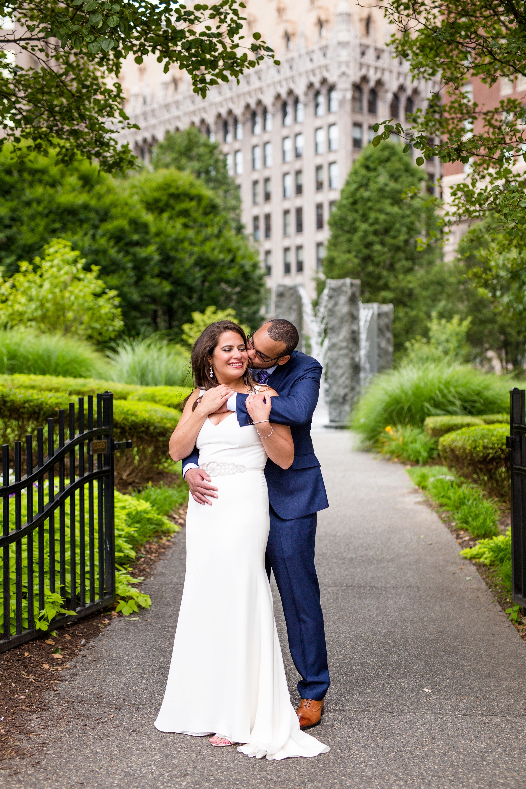 the pennsylvanian wedding photos, pittsburgh wedding venues, downtown pittsburgh wedding pictures, best locations for photoshoot in pittsburgh, the best pittsburgh wedding photographers