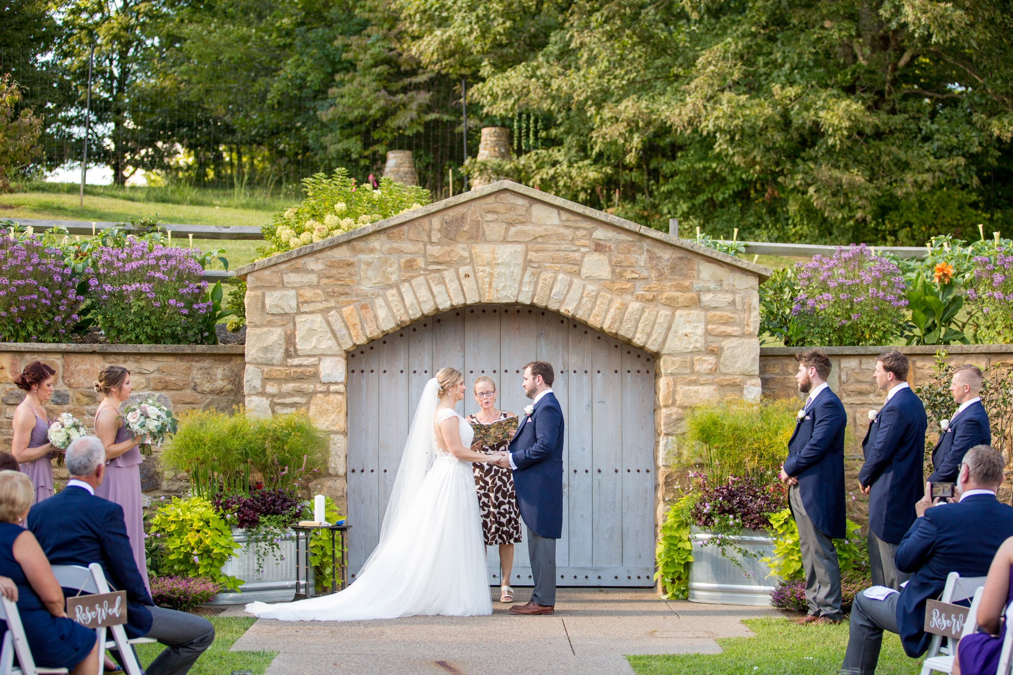 pittsburgh botanic garden wedding photos, pittsburgh wedding venues, best locations for photoshoot in pittsburgh, the best pittsburgh wedding photographers, pittsburgh botanic garden