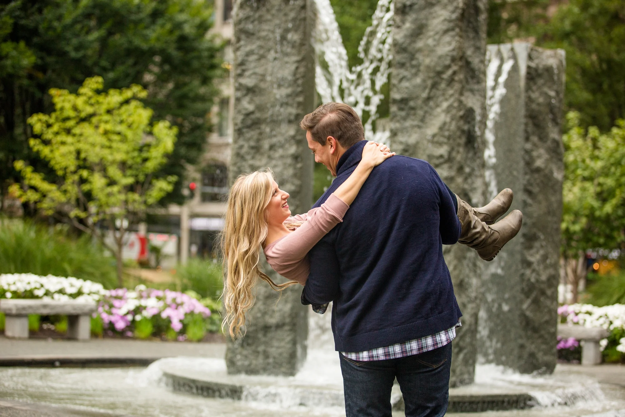 pittsburgh wedding photographer, pittsburgh engagement photos, best spot in pittsburgh for photo shoot, north shore engagement pictures, downtown pittsburgh engagement photos