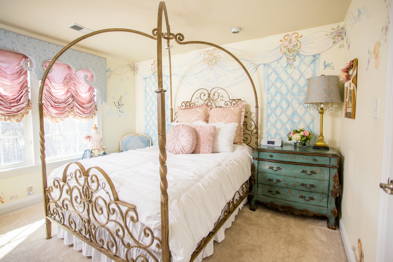  Clara's Cinderella inspired bedroom. Totally a dream! 