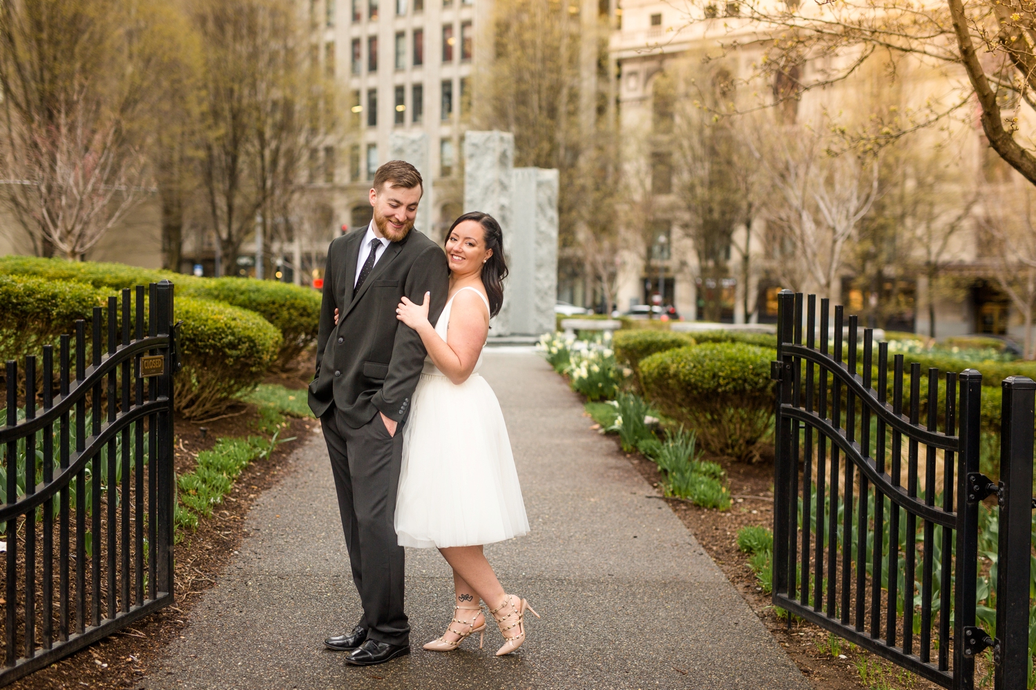 best location for photoshoot in pittsburgh, allegheny county courthouse elopement, downtown pittsburgh elopement, downtown pittsburgh wedding photos