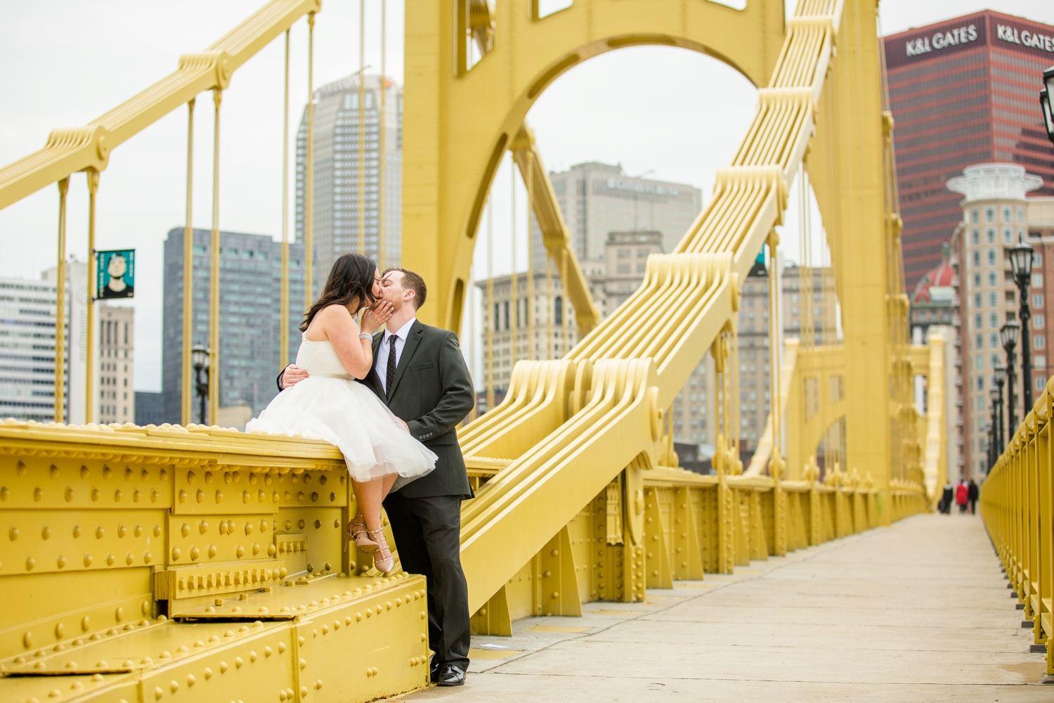 best location for photoshoot in pittsburgh, allegheny county courthouse elopement, downtown pittsburgh elopement, downtown pittsburgh wedding photos