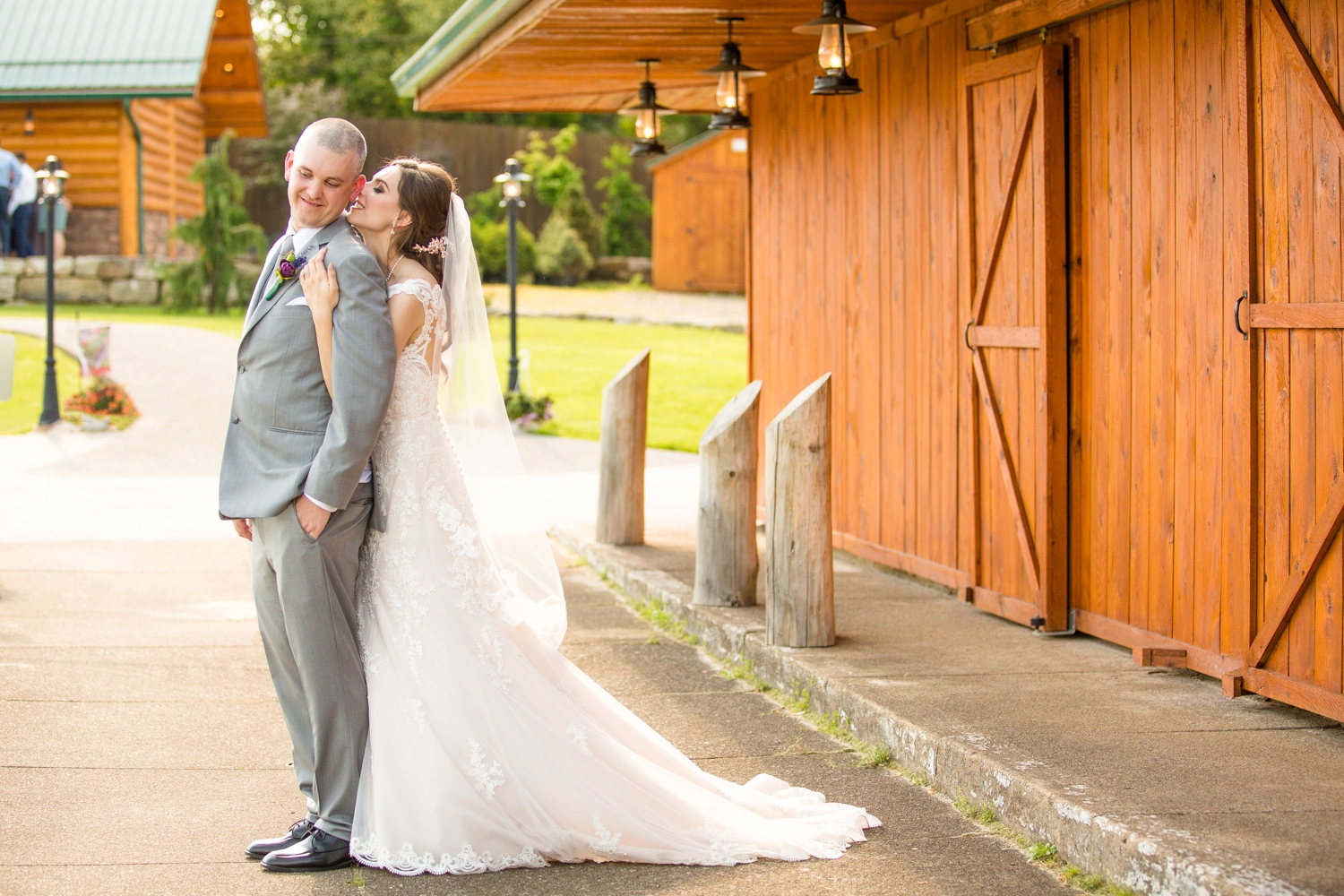 the gathering place at darlington lake wedding pictures, pittsburgh wedding photographer, pittsburgh wedding venues, pittsburgh engagement photographer