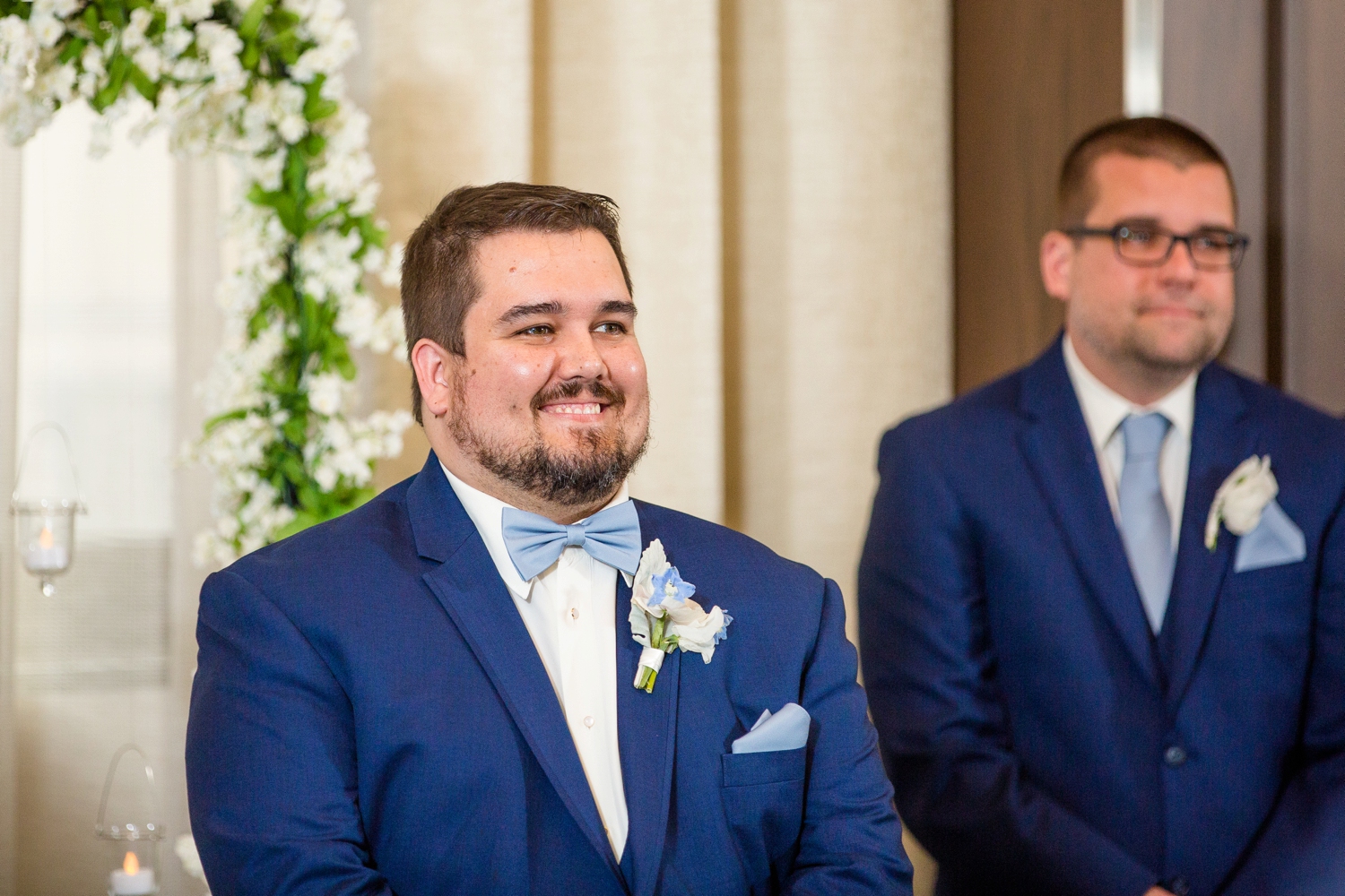 embassy suites downtown pittsburgh wedding photos, downtown pittsburgh wedding pictures, pittsburgh wedding photographer, pittsburgh engagement photographer, blue wedding inspiration