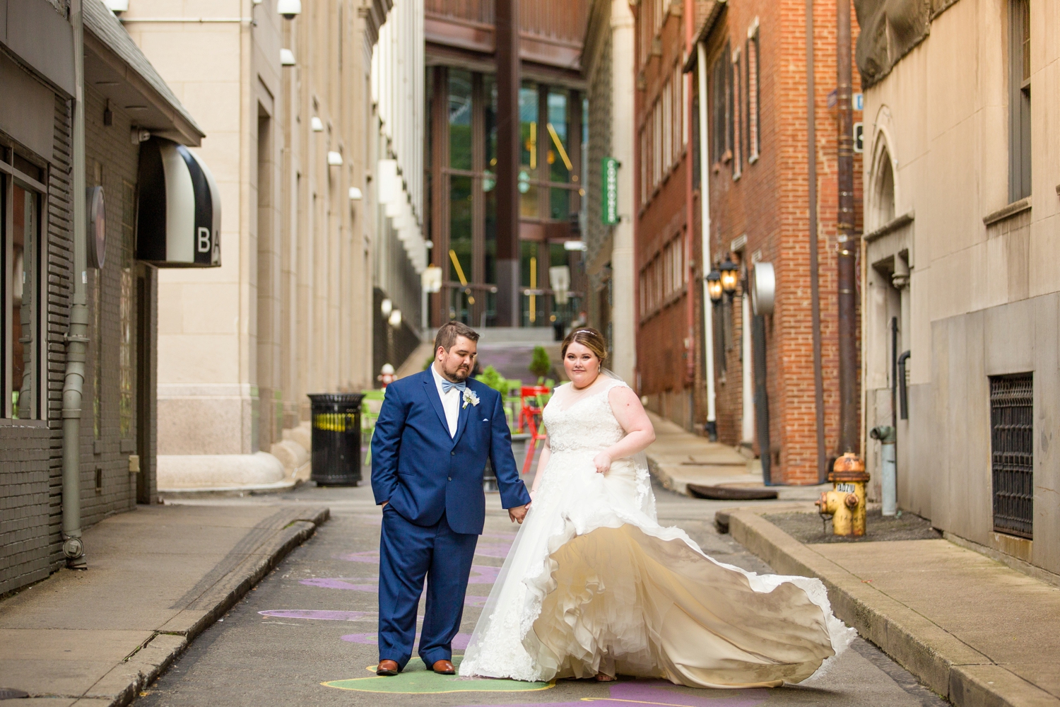 embassy suites downtown pittsburgh wedding photos, downtown pittsburgh wedding pictures, pittsburgh wedding photographer, pittsburgh engagement photographer, blue wedding inspiration