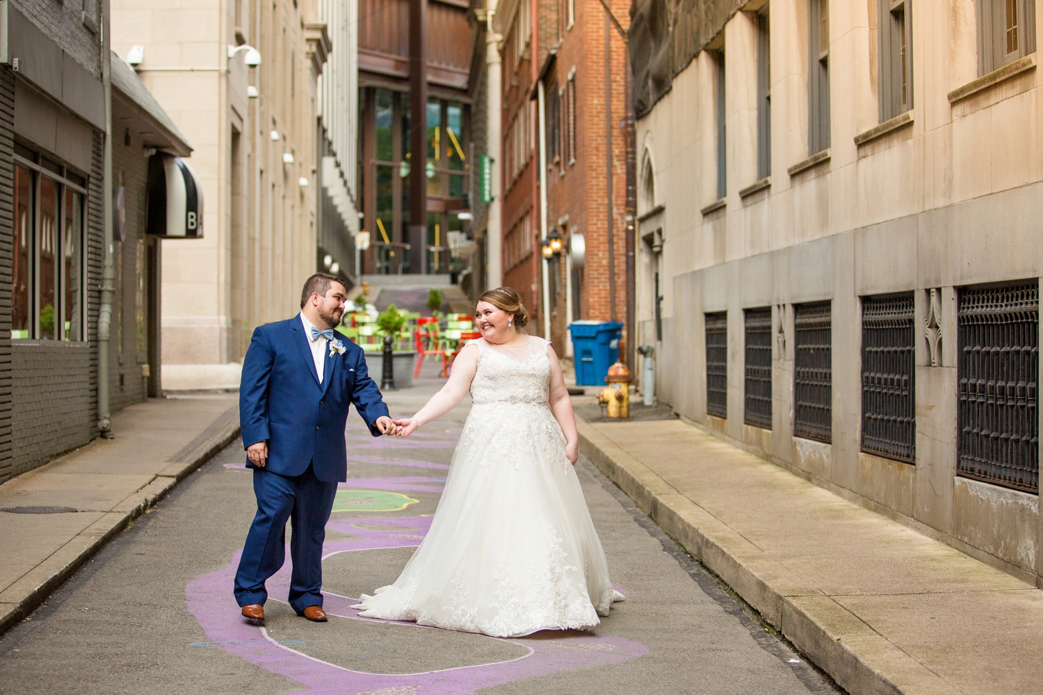 embassy suites downtown pittsburgh wedding photos, downtown pittsburgh wedding pictures, pittsburgh wedding photographer, pittsburgh engagement photographer, blue wedding inspiration