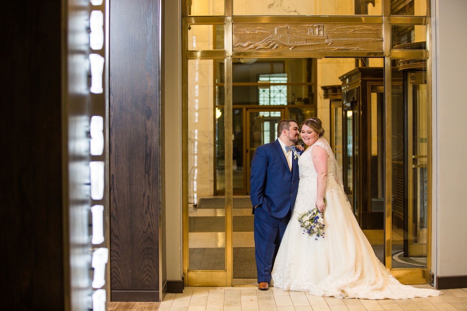 embassy suites downtown pittsburgh wedding photos, downtown pittsburgh wedding pictures, pittsburgh wedding photographer, pittsburgh engagement photographer, blue wedding inspiration