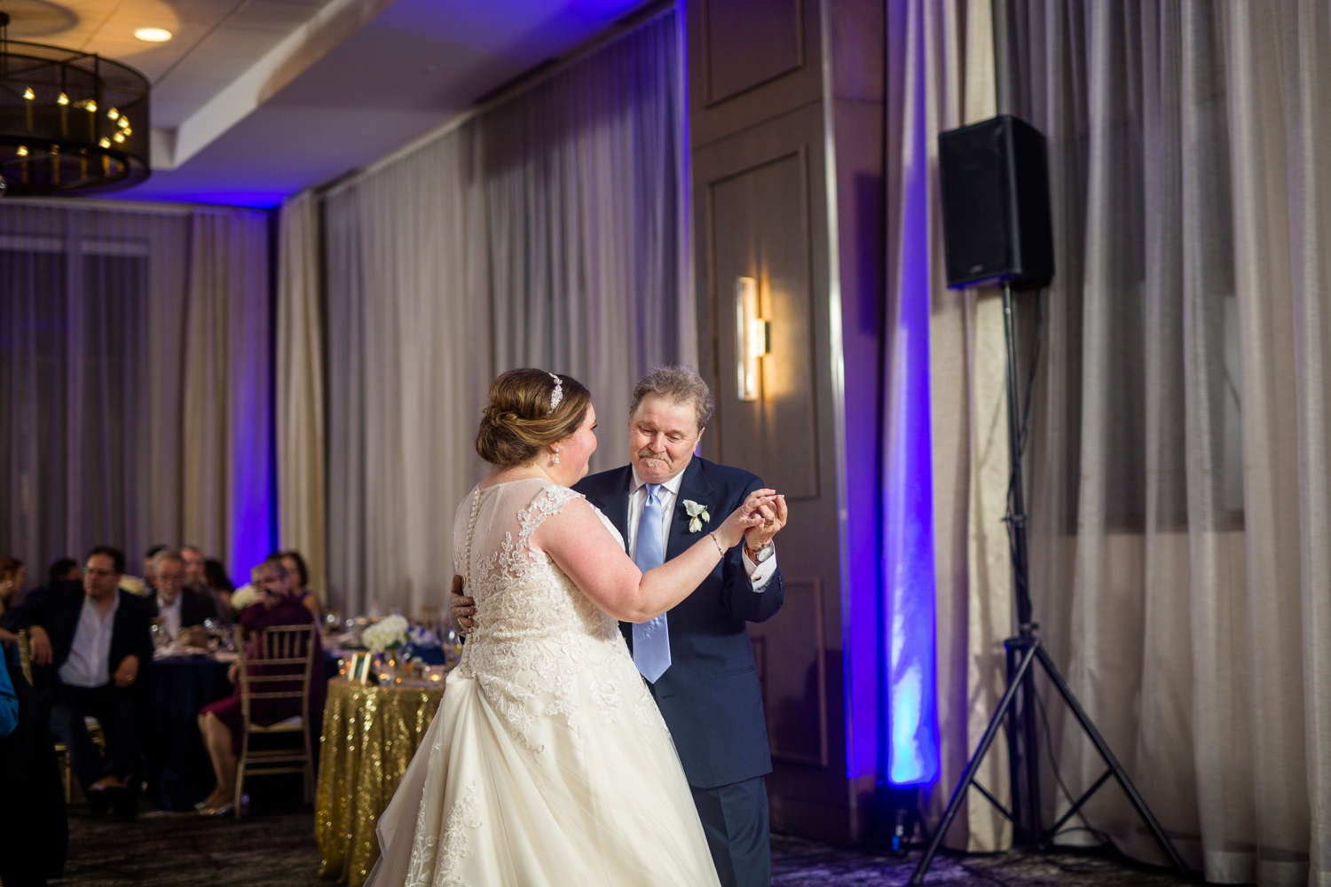 embassy suites downtown pittsburgh wedding photos, downtown pittsburgh wedding pictures, pittsburgh wedding photographer, pittsburgh engagement photographer, blue wedding inspiration