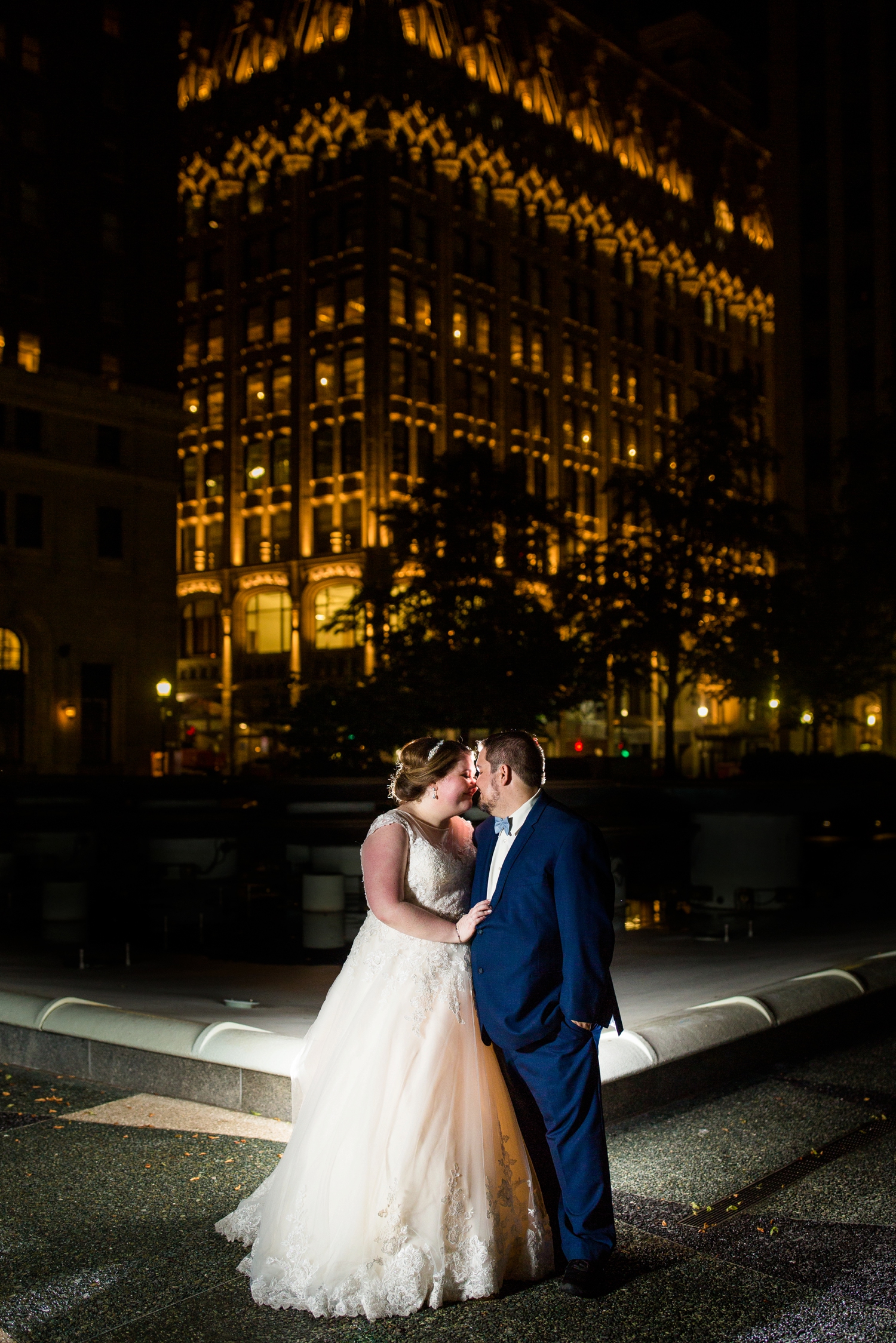 embassy suites downtown pittsburgh wedding photos, downtown pittsburgh wedding pictures, pittsburgh wedding photographer, pittsburgh engagement photographer, blue wedding inspiration