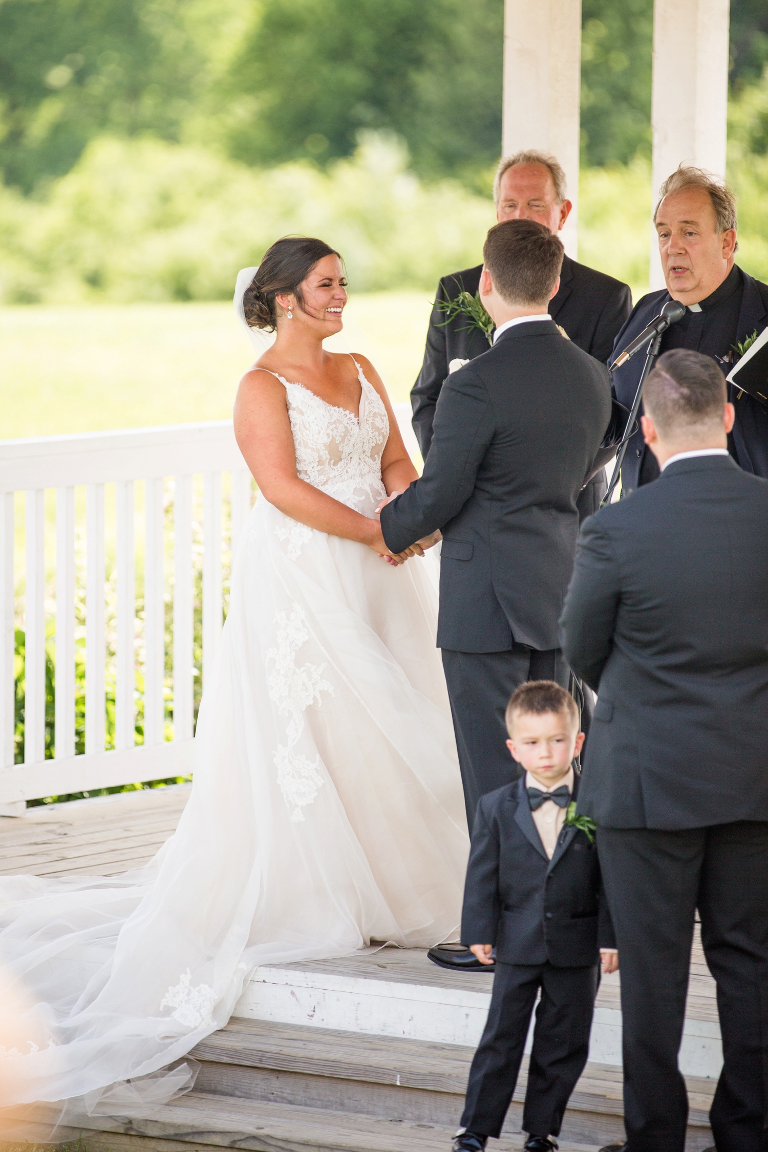 white barn wedding photos, white barn prospect pa wedding pictures, pittsburgh wedding photographer, tropical wedding inspiration