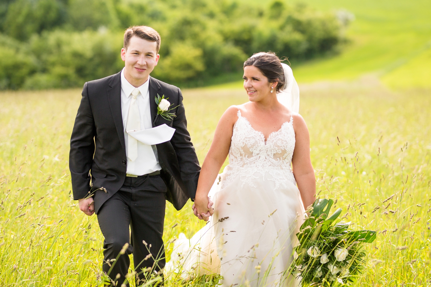 white barn wedding photos, white barn prospect pa wedding pictures, pittsburgh wedding photographer, tropical wedding inspiration