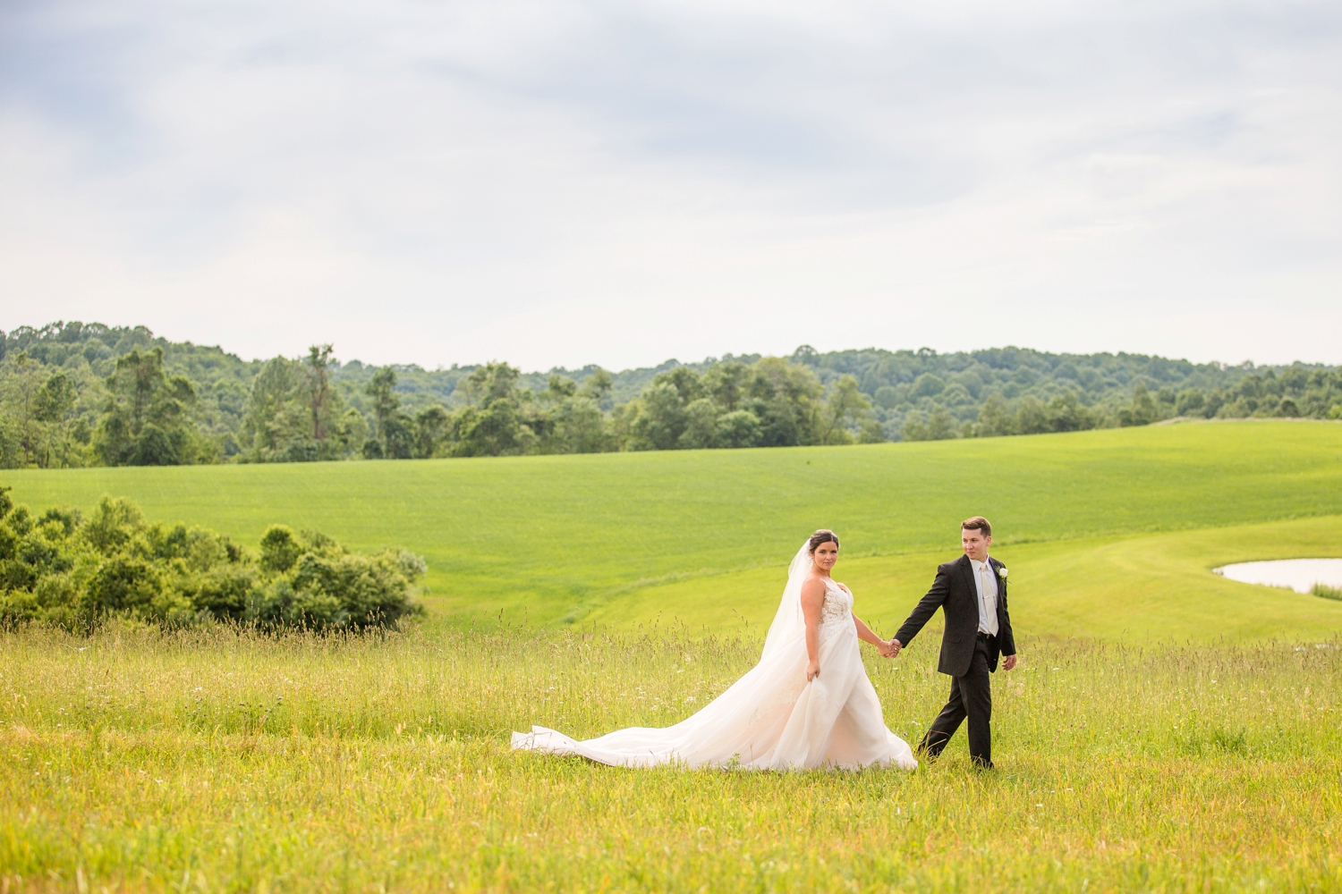 white barn wedding photos, white barn prospect pa wedding pictures, pittsburgh wedding photographer, tropical wedding inspiration