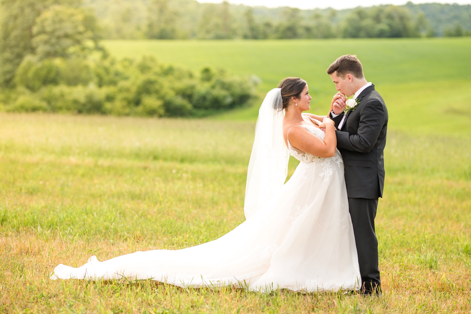 white barn wedding photos, white barn prospect pa wedding pictures, pittsburgh wedding photographer, tropical wedding inspiration