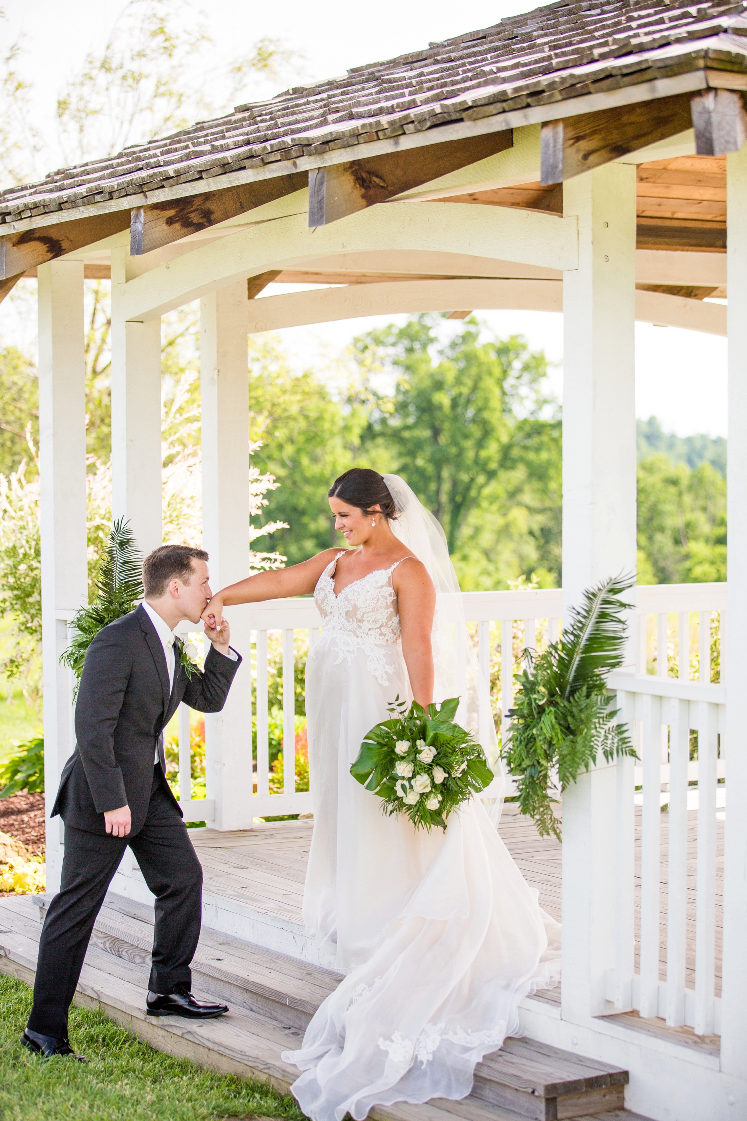 white barn wedding photos, white barn prospect pa wedding pictures, pittsburgh wedding photographer, tropical wedding inspiration