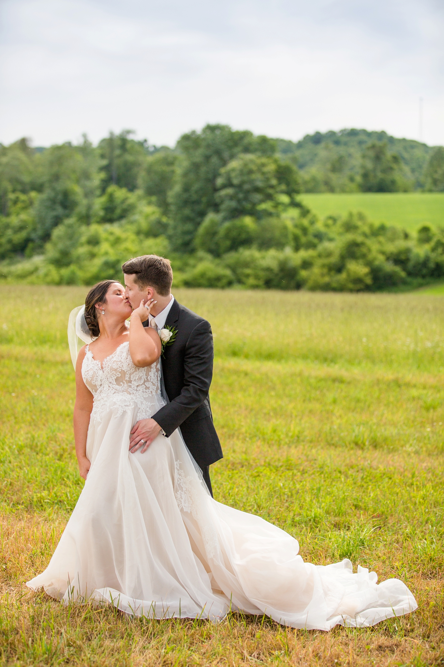 white barn wedding photos, white barn prospect pa wedding pictures, pittsburgh wedding photographer, tropical wedding inspiration