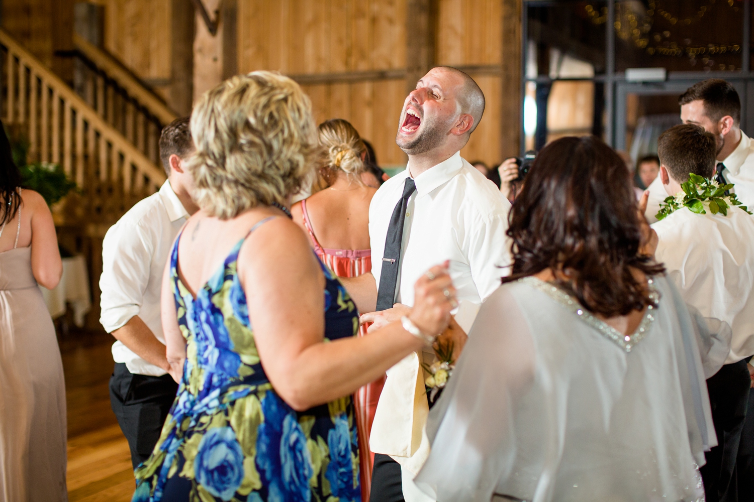 white barn wedding photos, white barn prospect pa wedding pictures, pittsburgh wedding photographer, tropical wedding inspiration