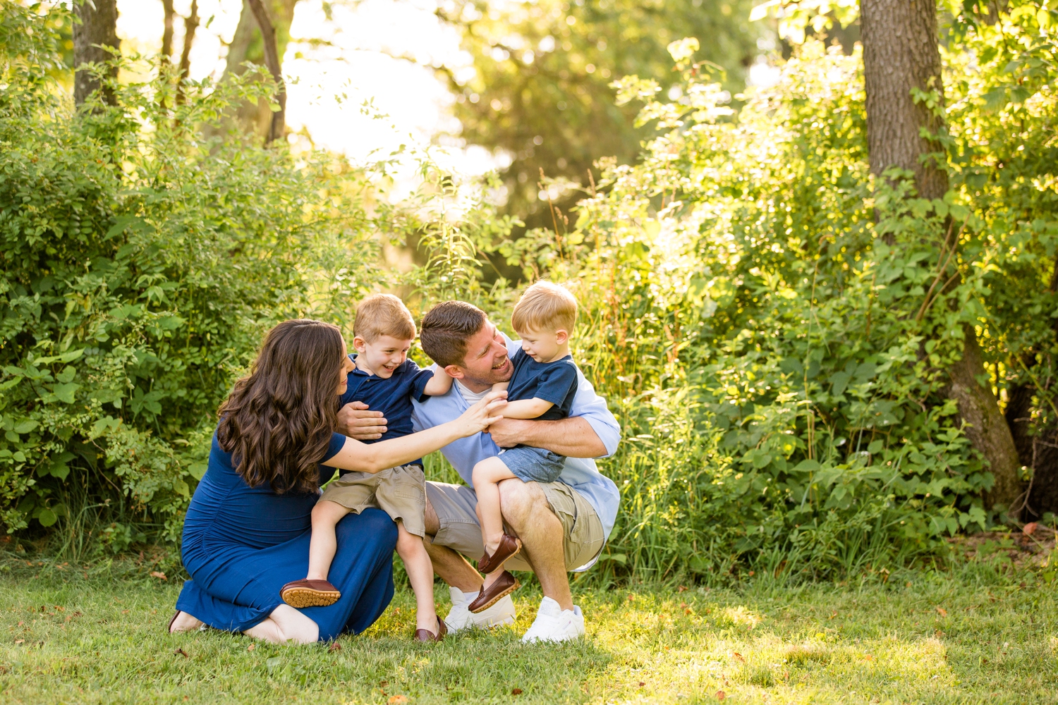 moraine state park family photos, pittsburgh family photographer, family photo outfit ideas, pittsburgh maternity photographer