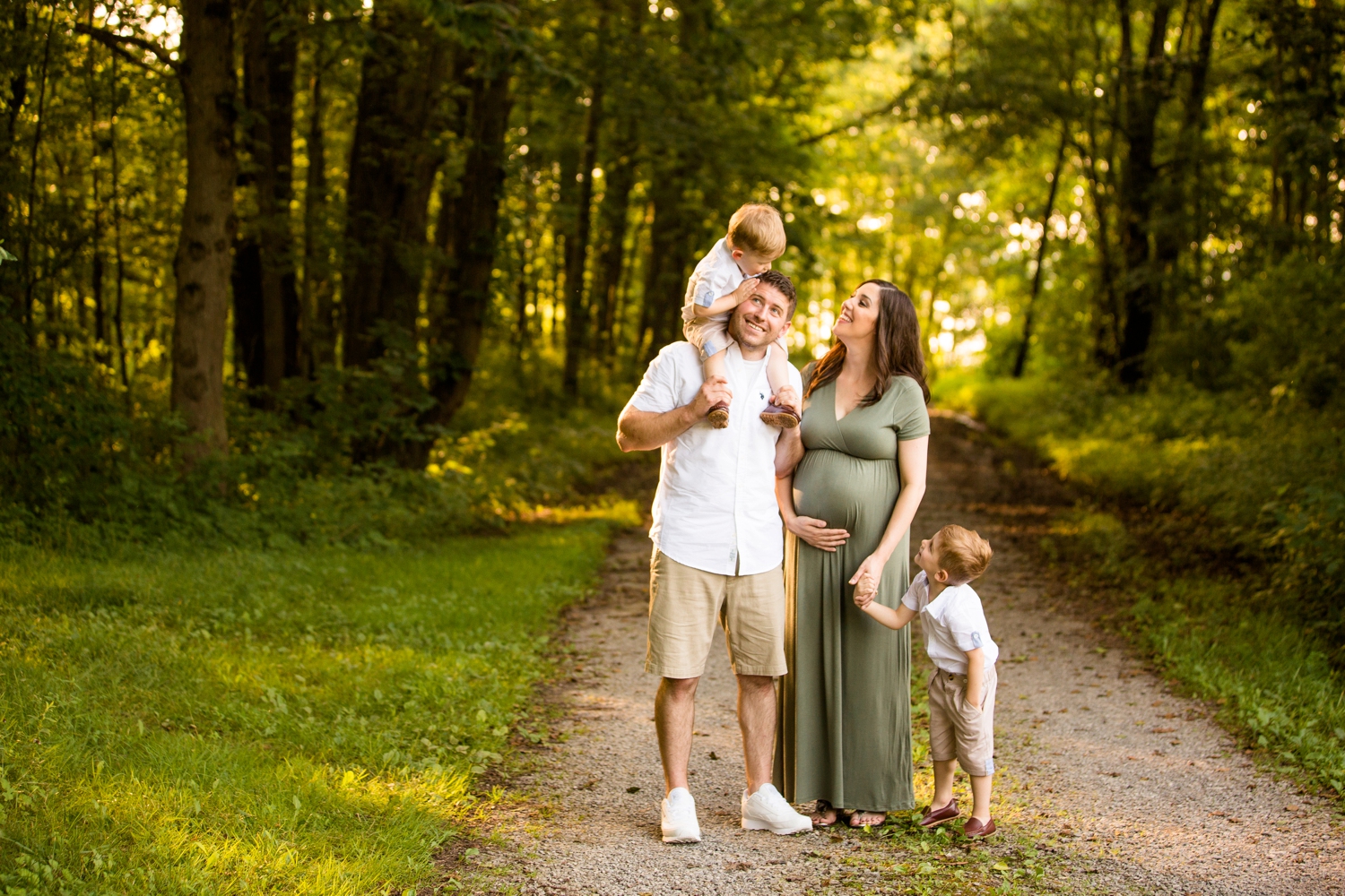 moraine state park family photos, pittsburgh family photographer, family photo outfit ideas, pittsburgh maternity photographer