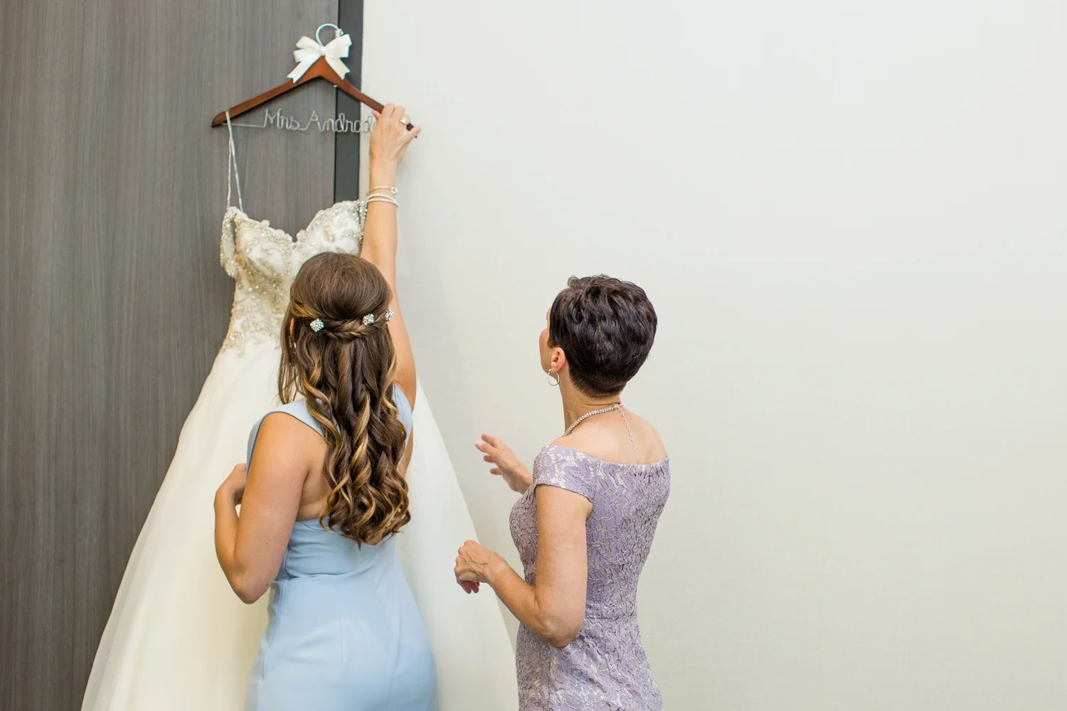 duquesne university power center wedding photos, embassy suites downtown pittsburgh wedding photos, pittsburgh wedding photographer