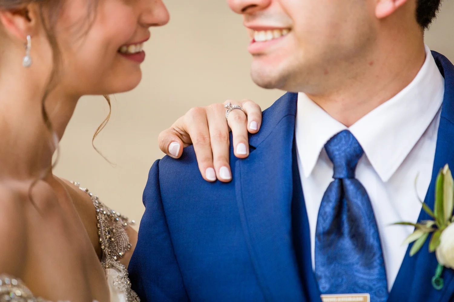 duquesne university power center wedding photos, embassy suites downtown pittsburgh wedding photos, pittsburgh wedding photographer
