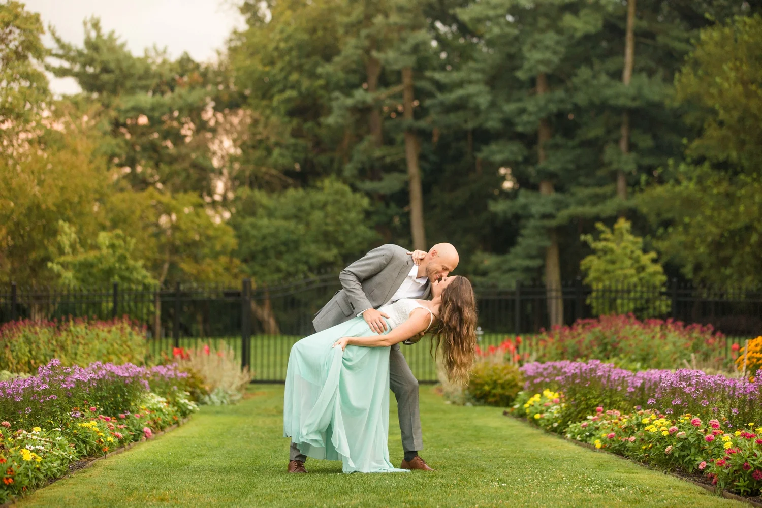 hartwood acres engagement photos, pittsburgh wedding photographer, pittsburgh engagement photographer