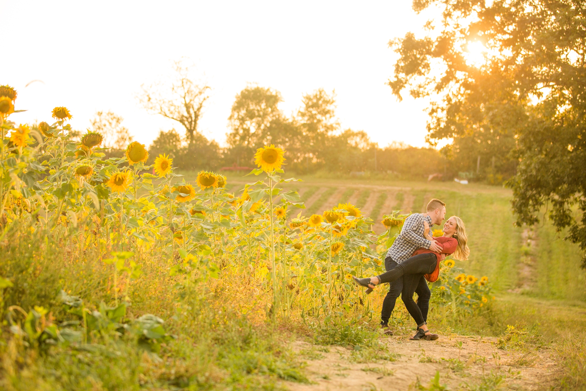 pittsburgh engagement photographer, pittsburgh wedding photographer, soergels orchard engagement photos, fall engagement session ideas, historic harmony engagement photos