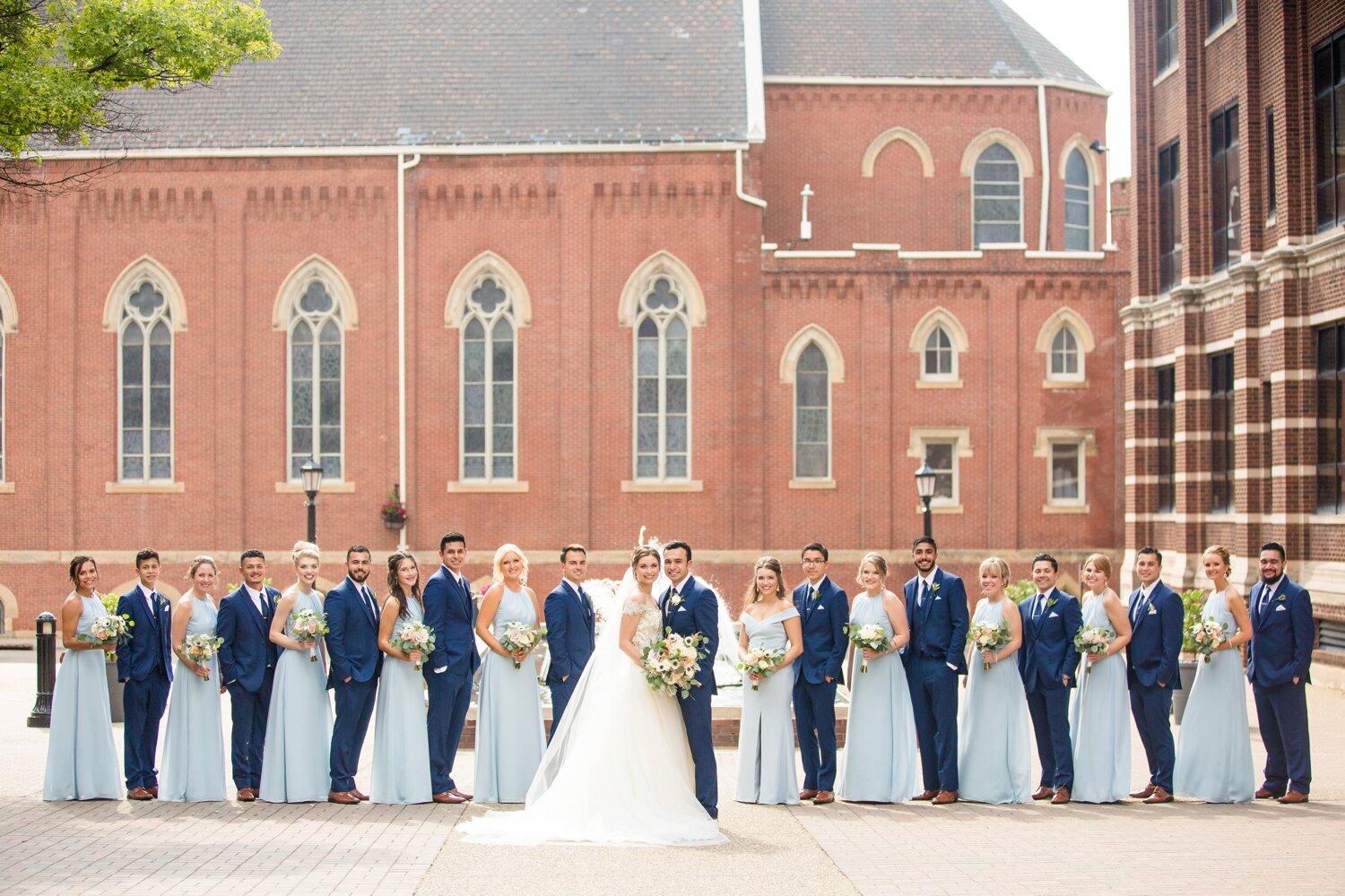  How absolutely perfect is this bridal party? And these colors?! 