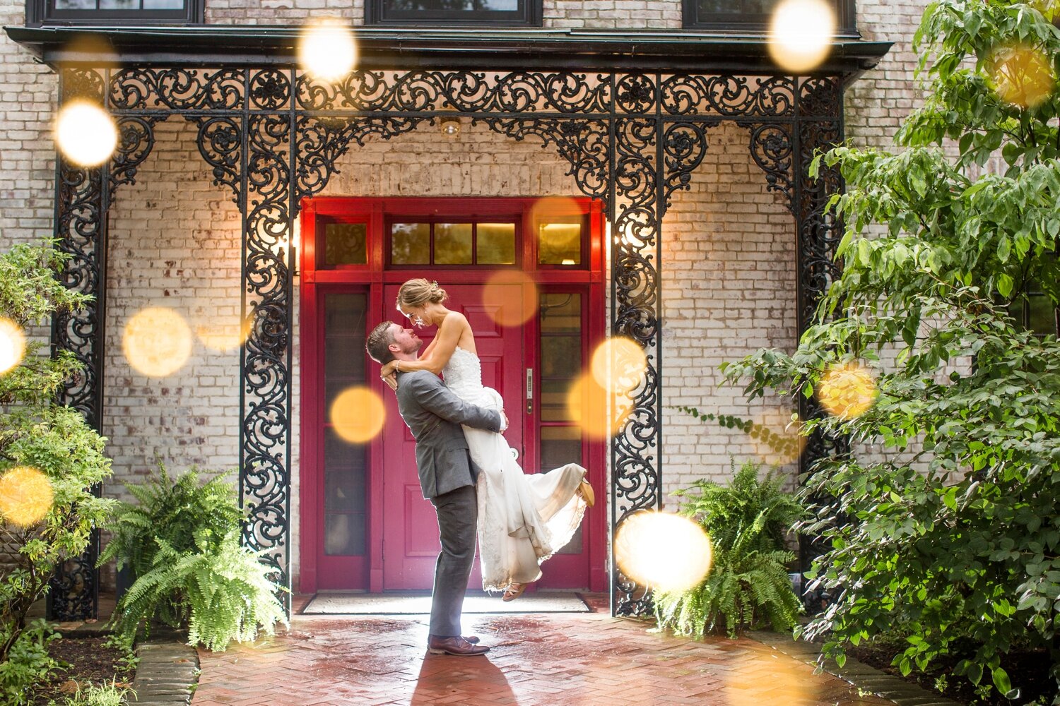  It rained and it poured for this wedding day - but epic photos were still made! 🎉 And these two had the best attitudes about it all! 